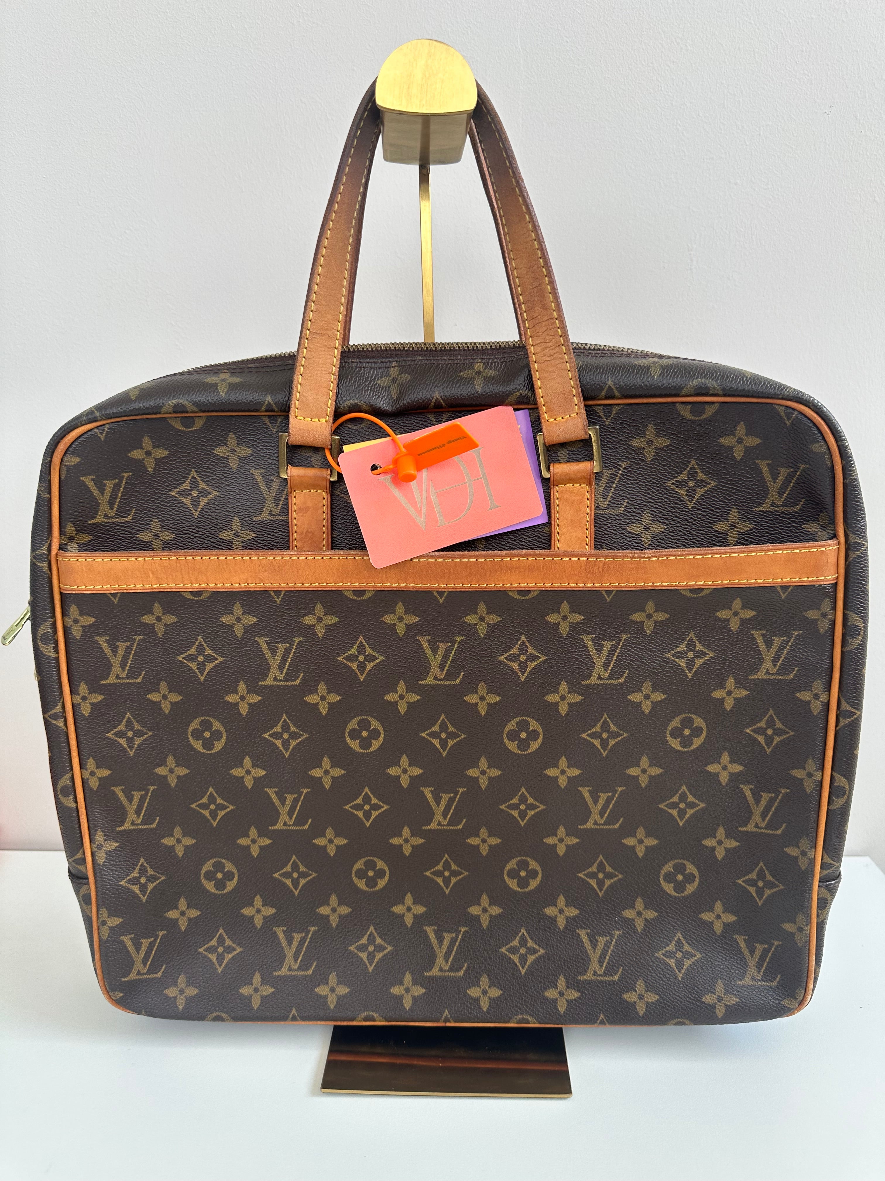 Louis Vuitton Pegase