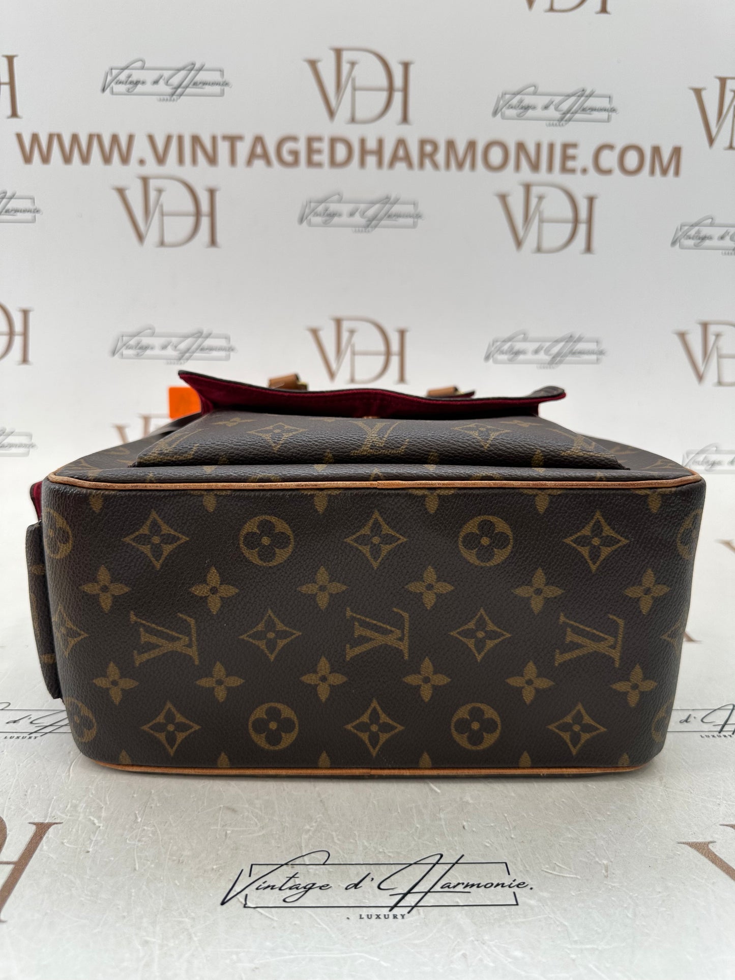 016928 - Louis Vuitton Excentricite
