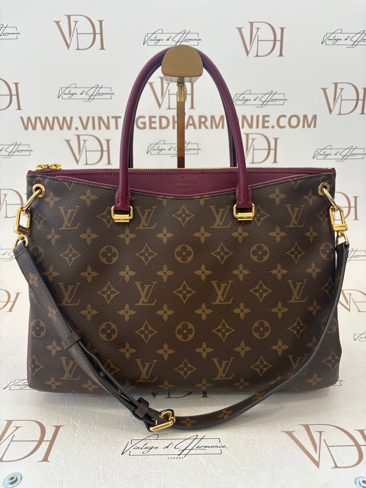 383833 - Louis Vuitton Pallas