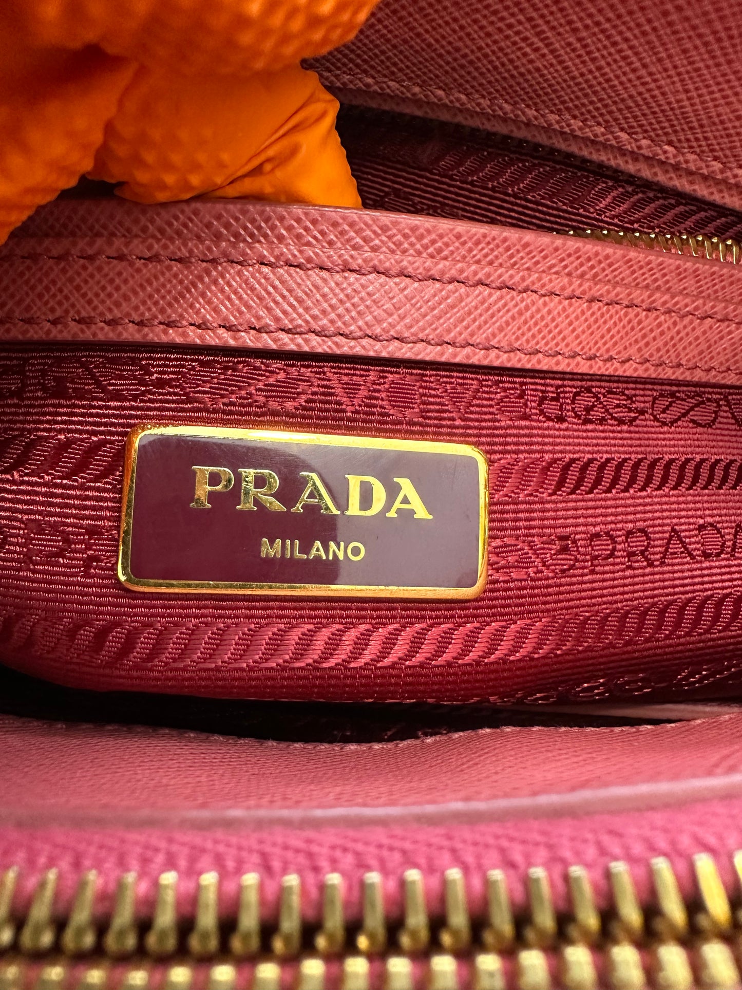 382950 - Prada Galleria