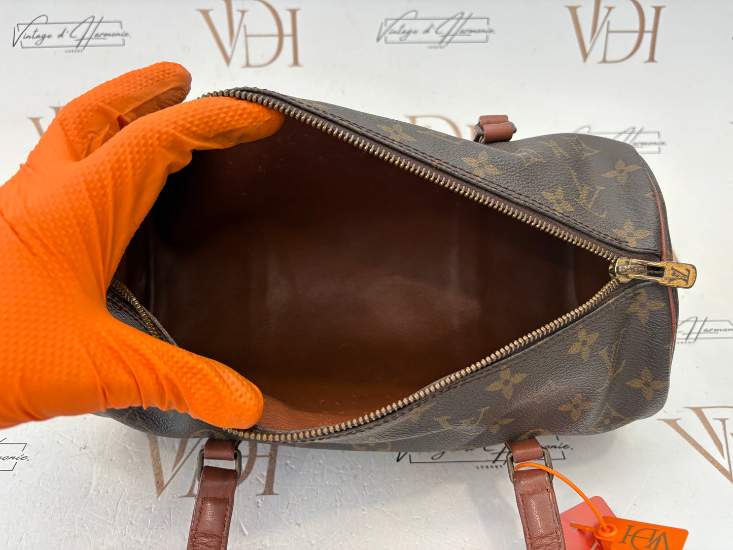 018324 - Louis Vuitton Papillon 30