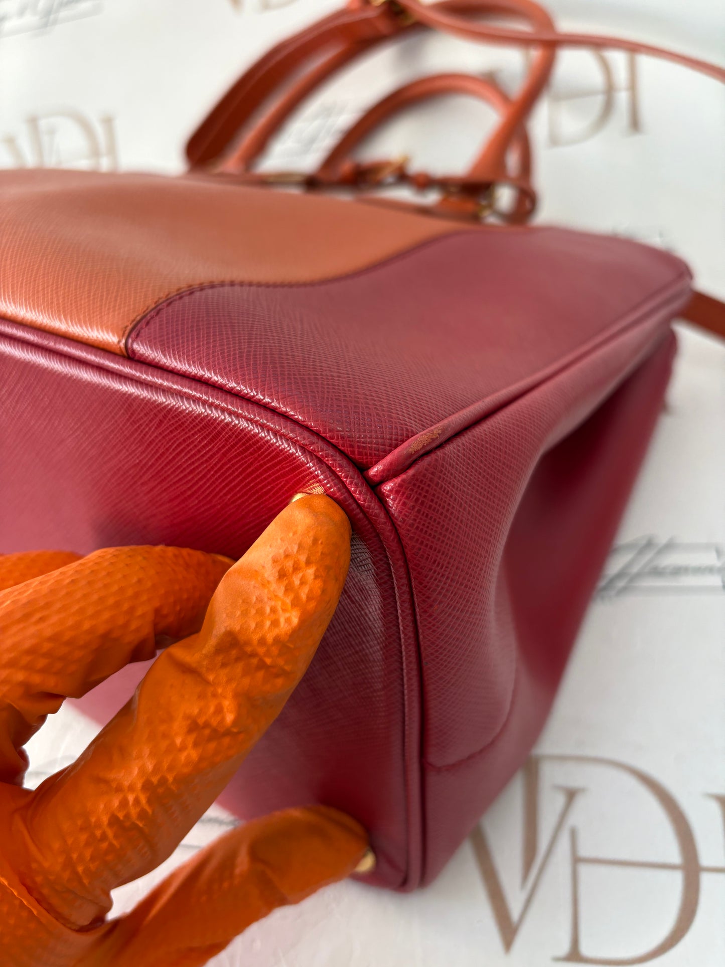 382869 - Prada Galleria