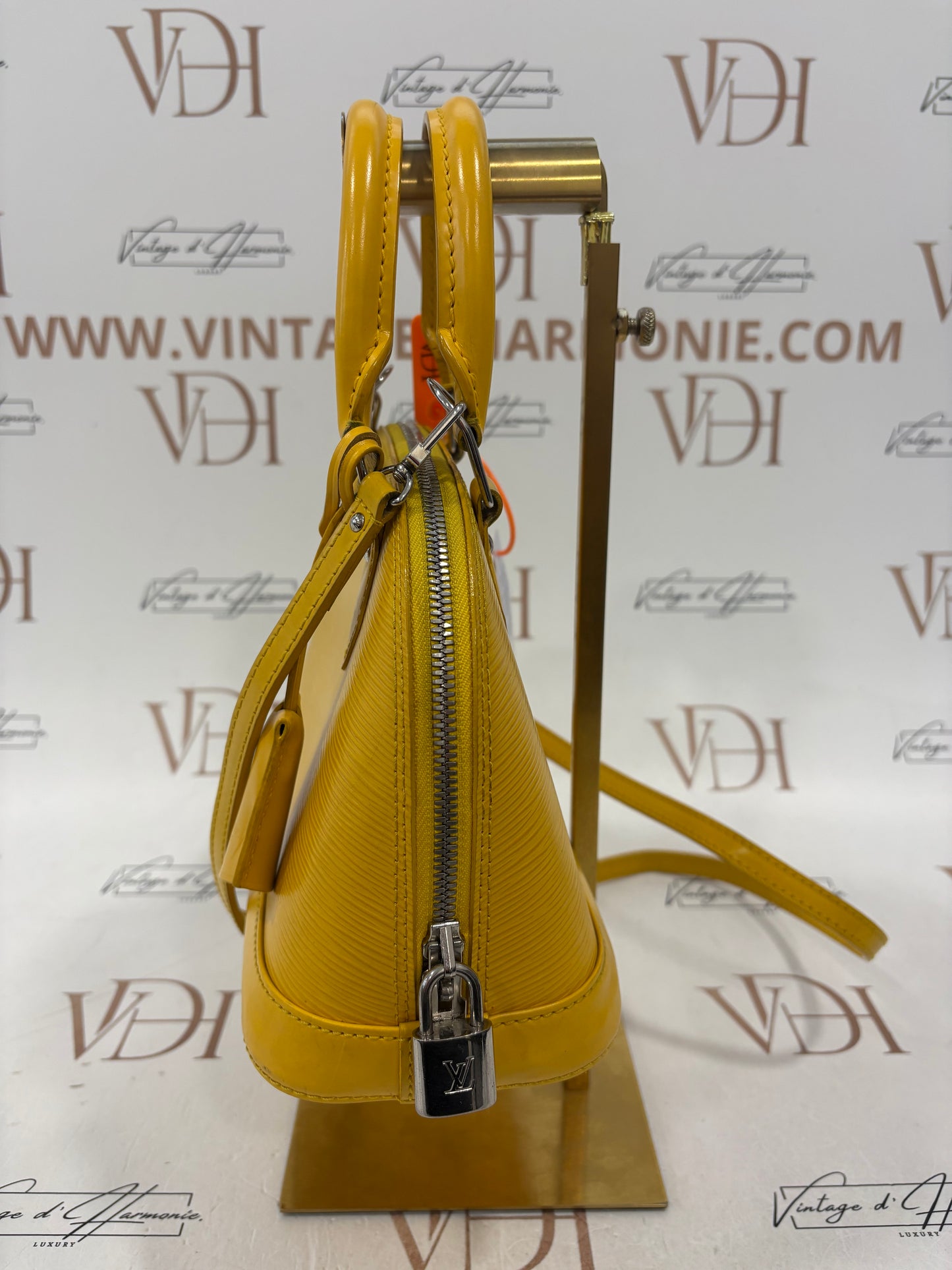 384016 - Louis Vuitton Alma BB