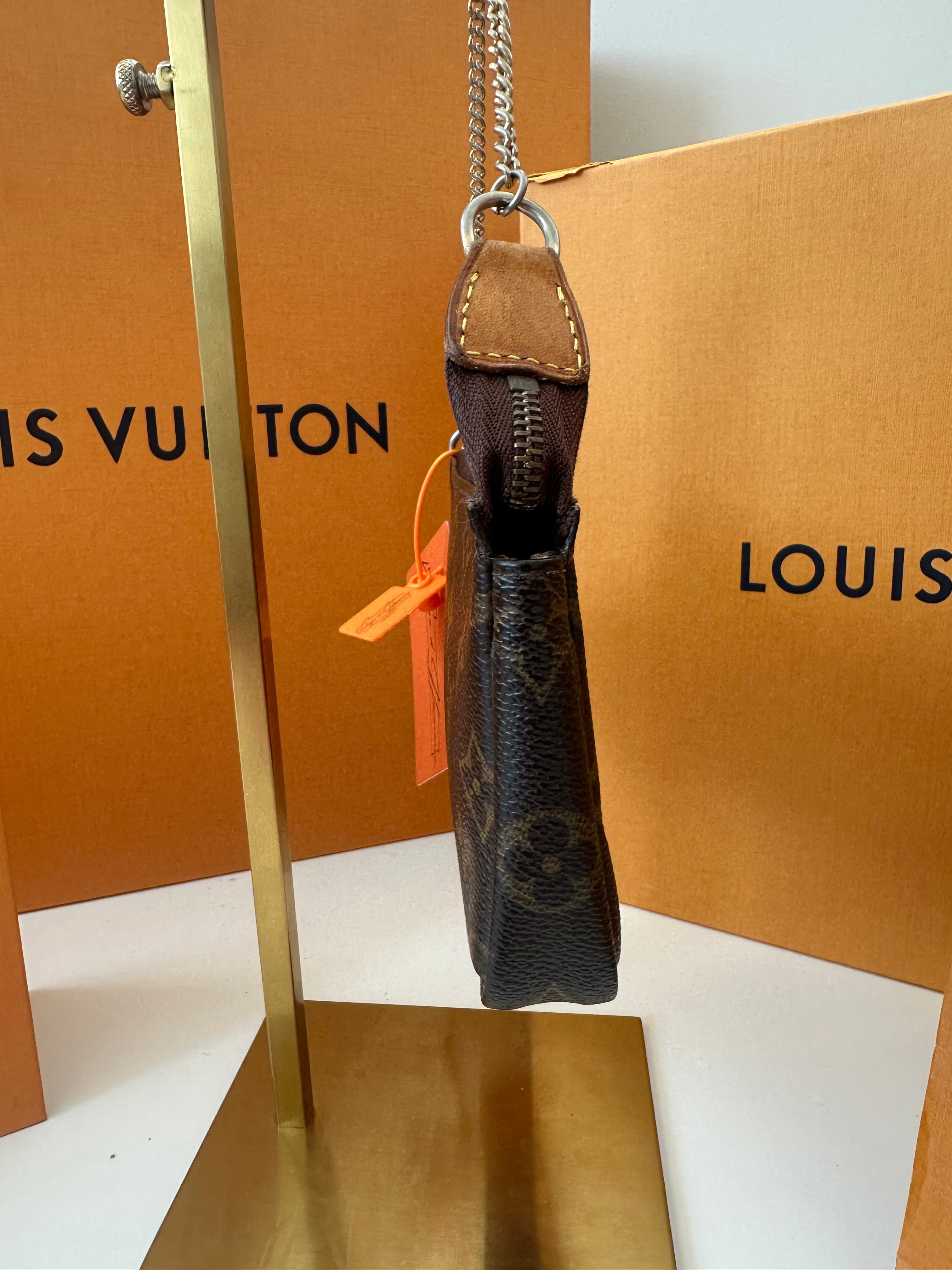 Louis Vuitton Pochette