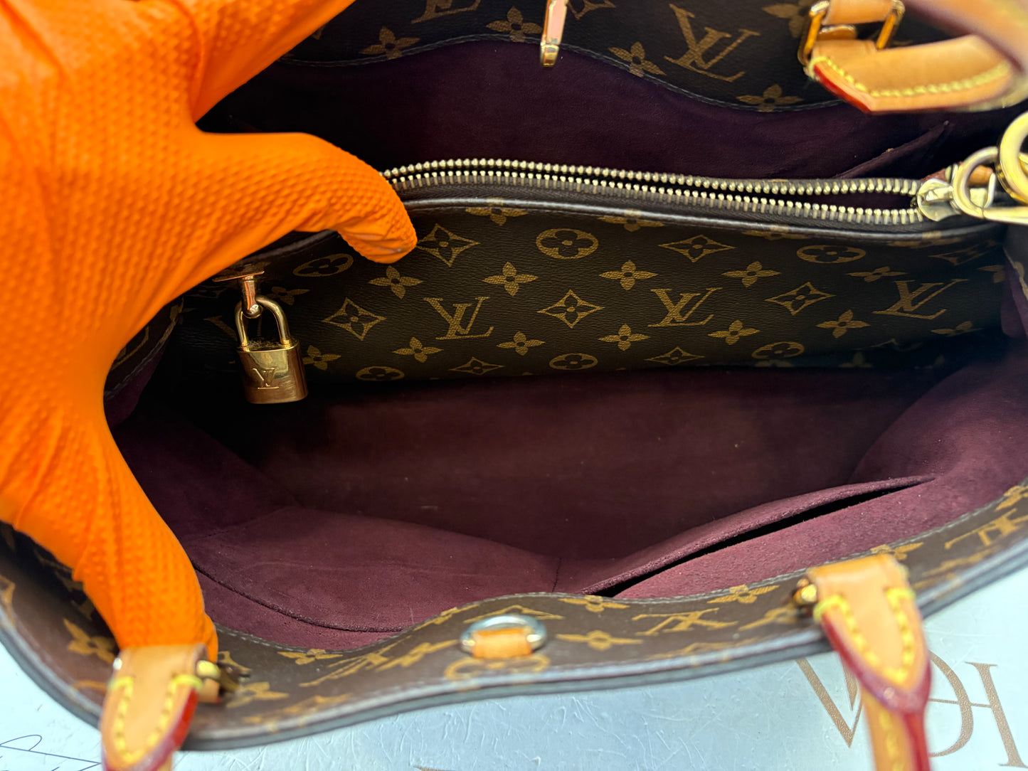 383765 - Louis Vuitton Montaigne GM
