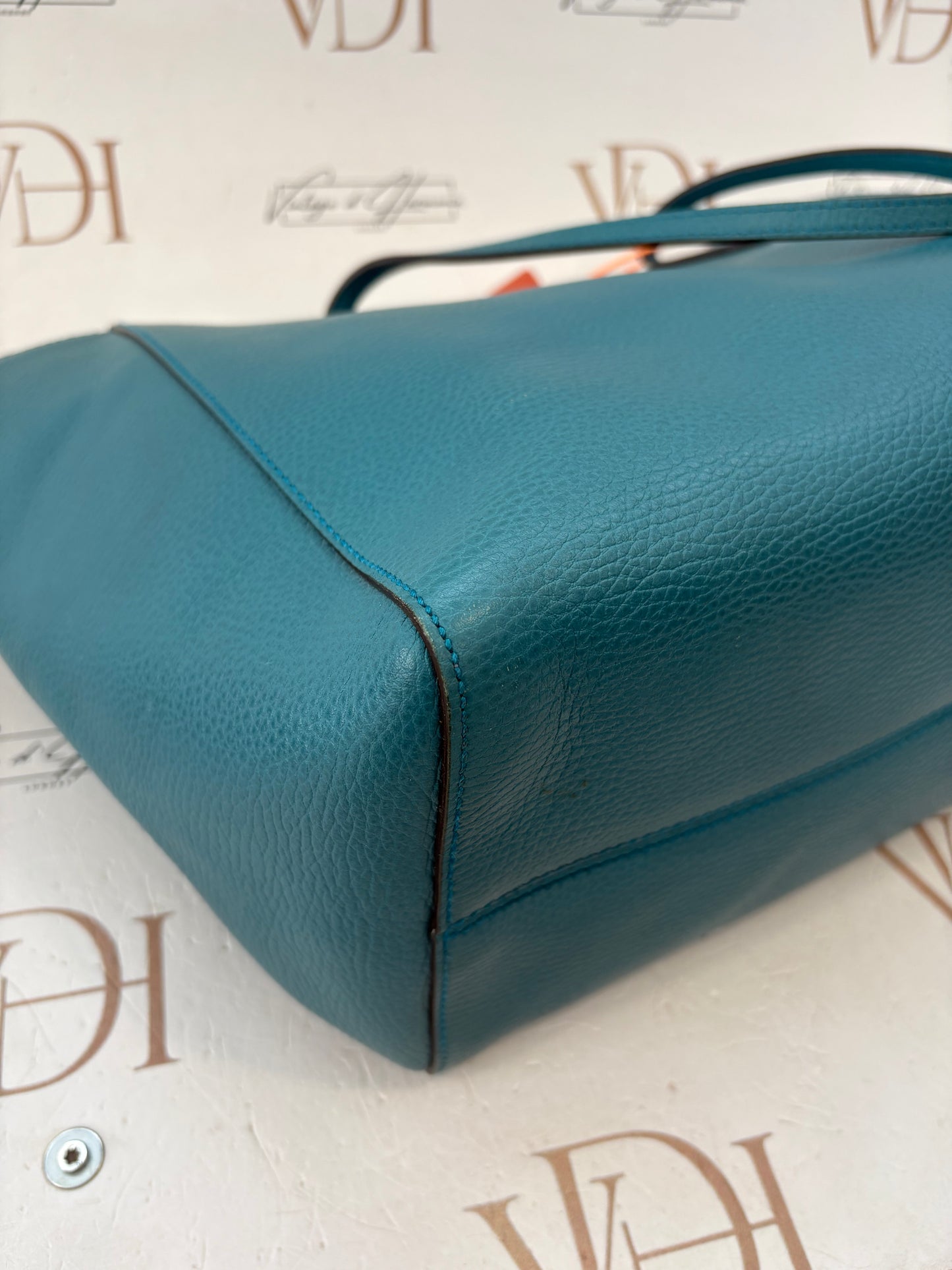 383913 - Gucci Swing