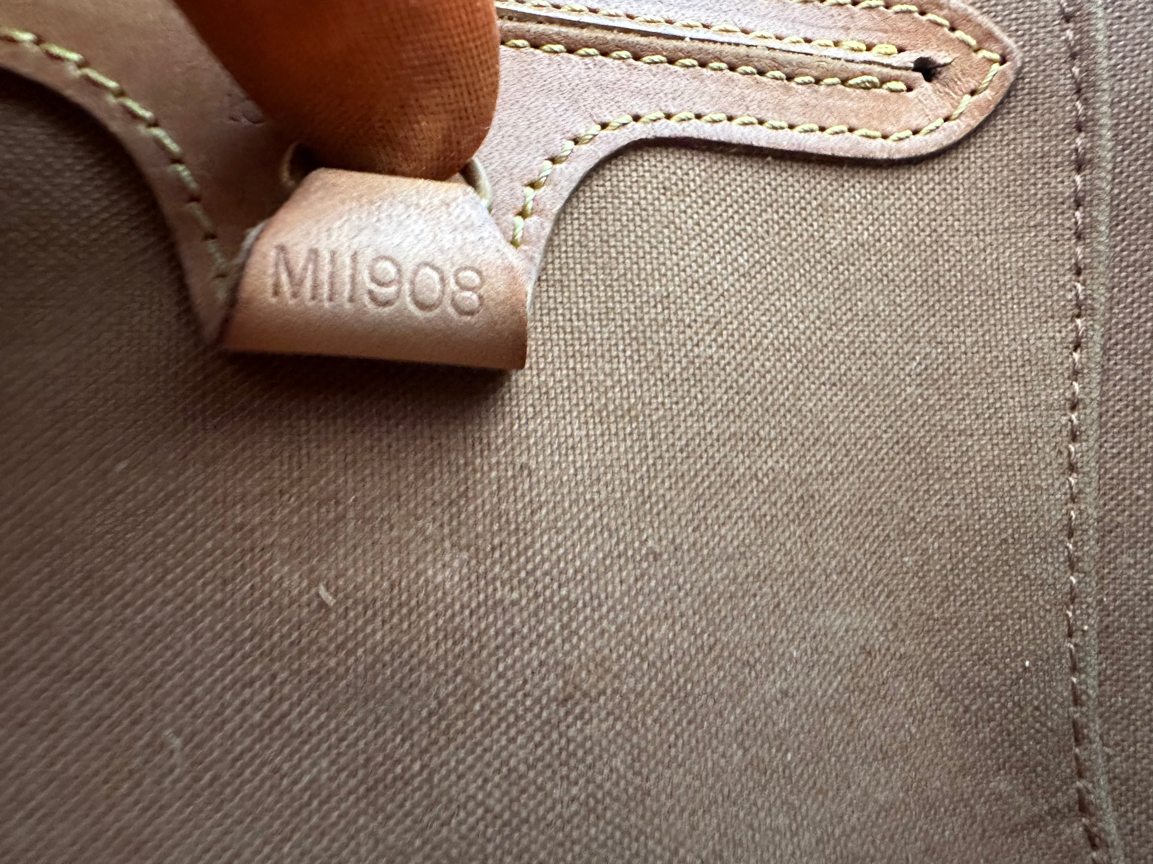 Louis Vuitton Ellipse MM