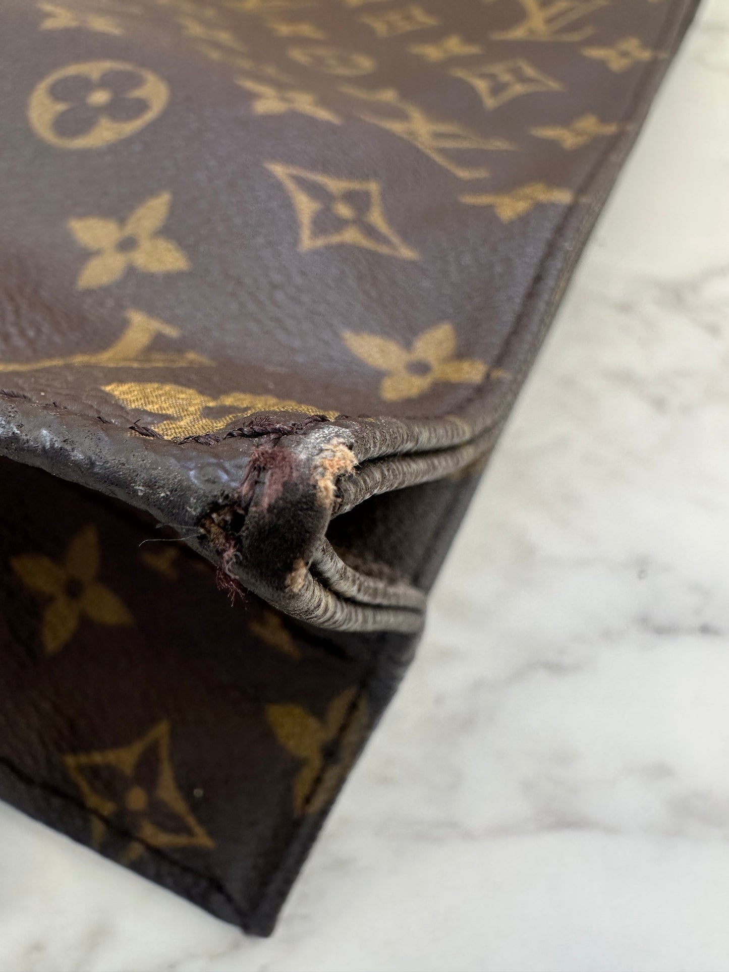 Louis Vuitton Sac Plat