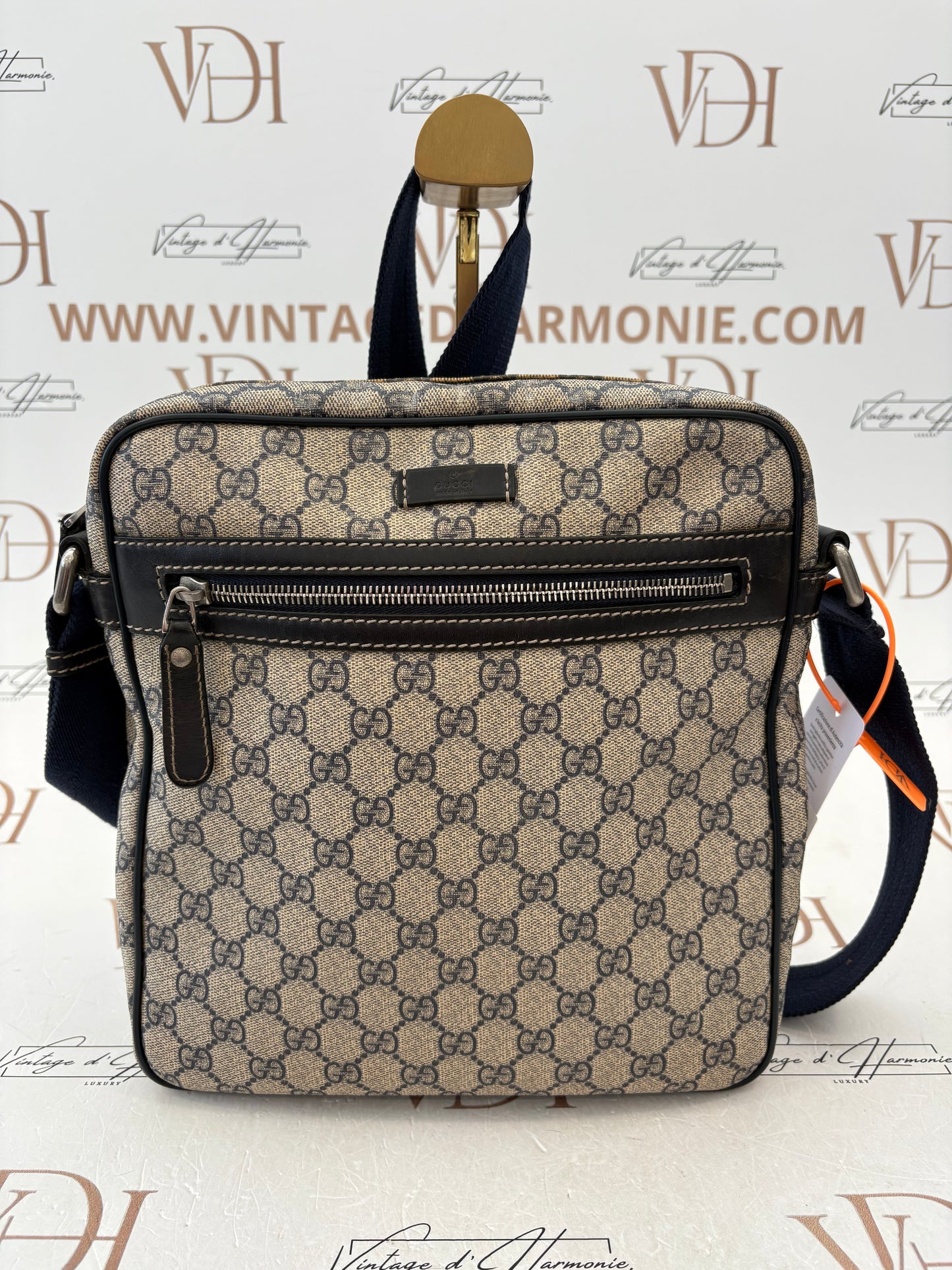 383243 - Gucci GG Supreme
