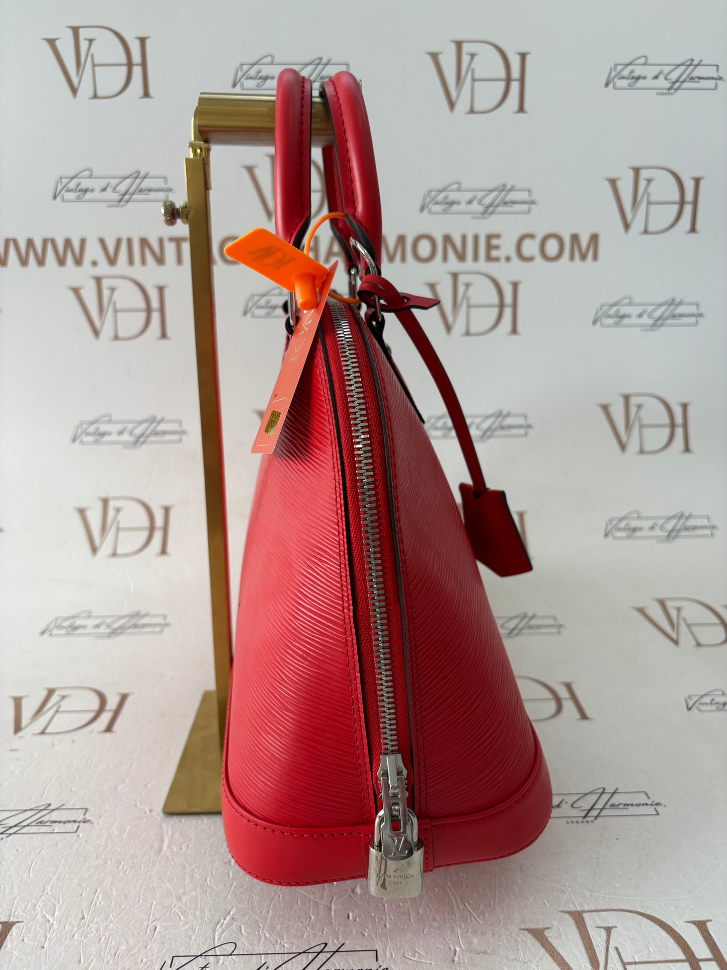 201173 - Louis Vuitton Alma Red Epi