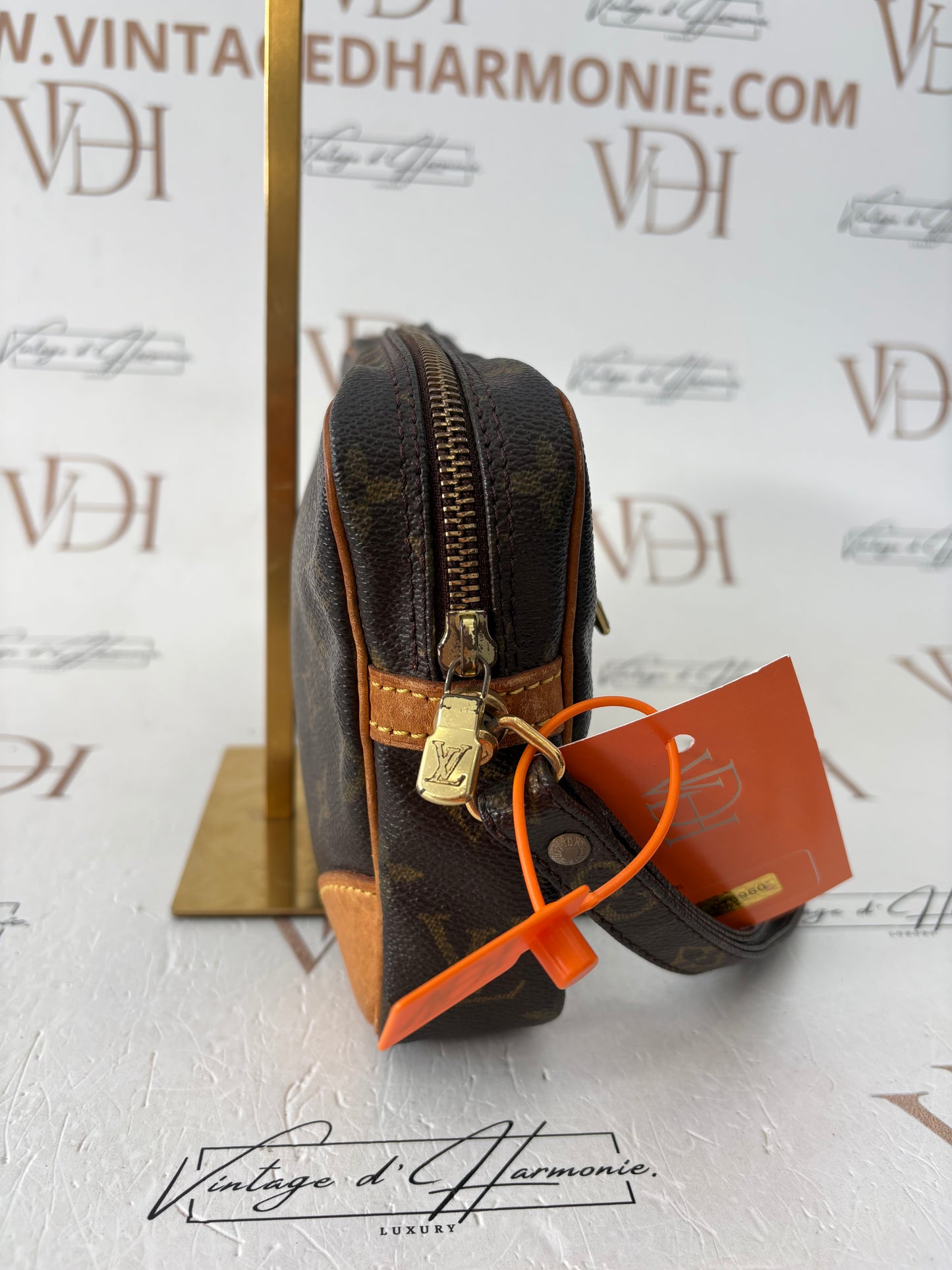 018960 - Louis Vuitton Dragonne GM