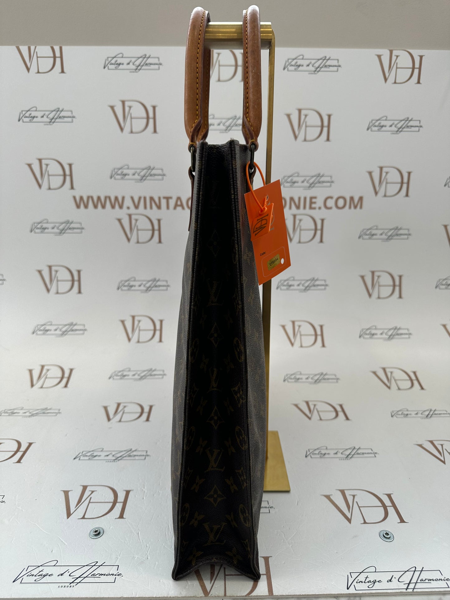016884 - Louis Vuitton Sac Plat