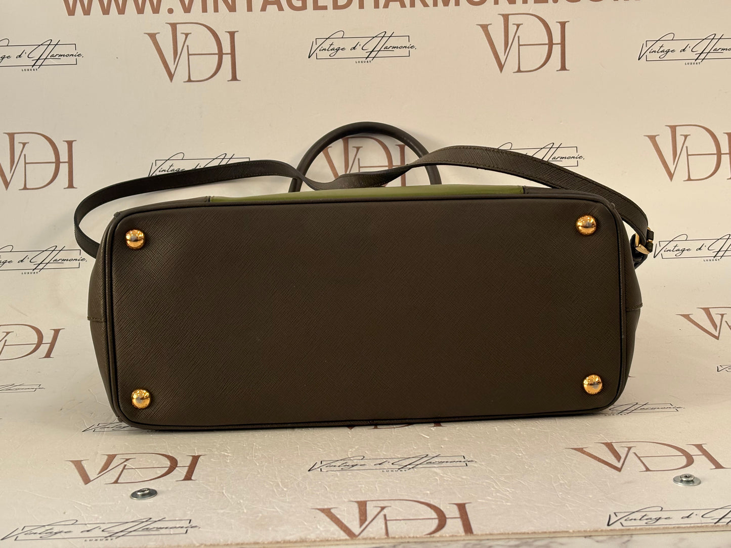 383748 - Prada Galleria