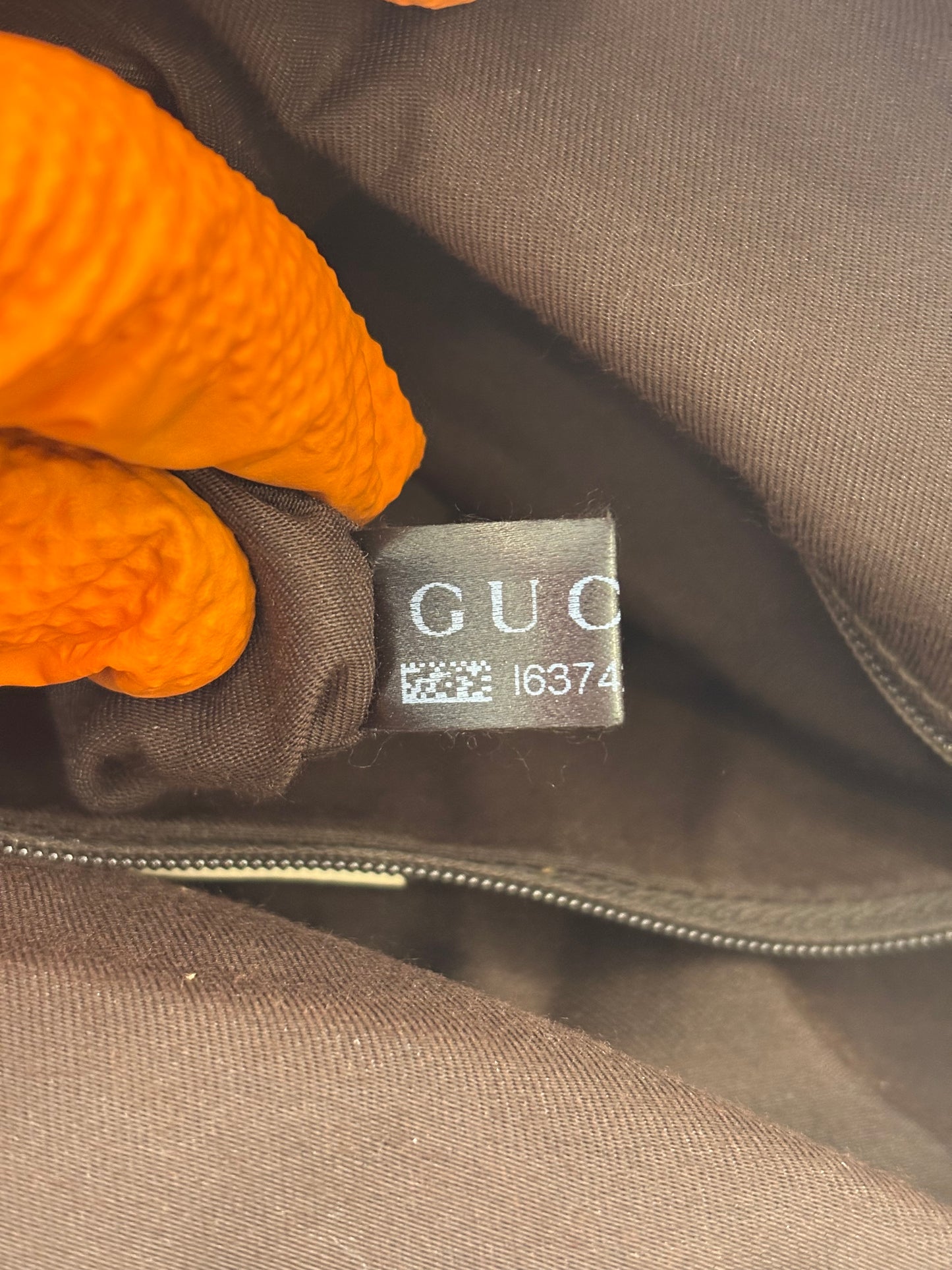 383935 - Gucci Sukey