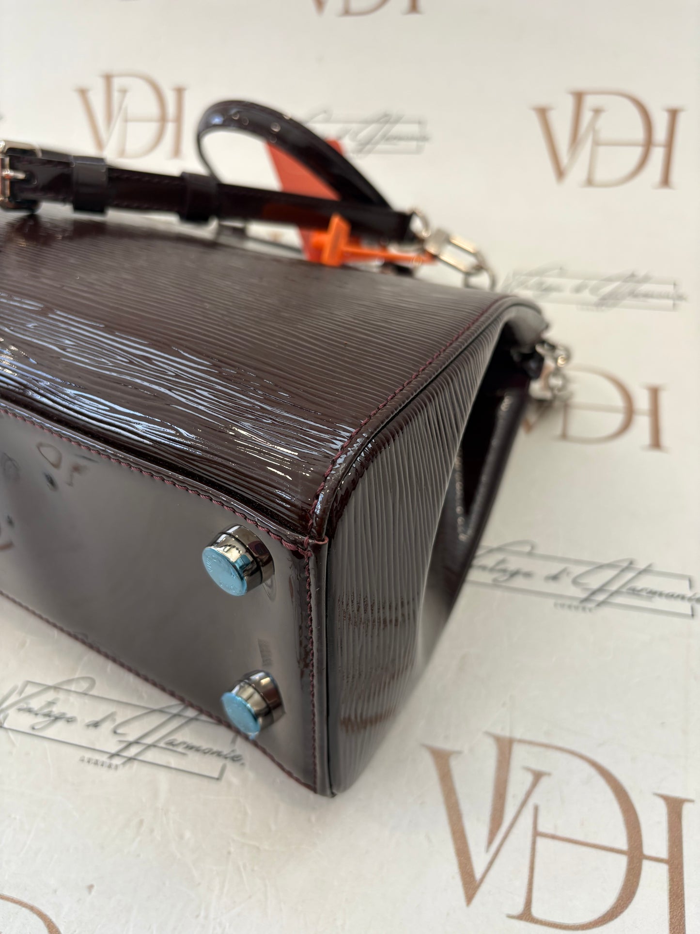 384122 - Louis Vuitton Brea