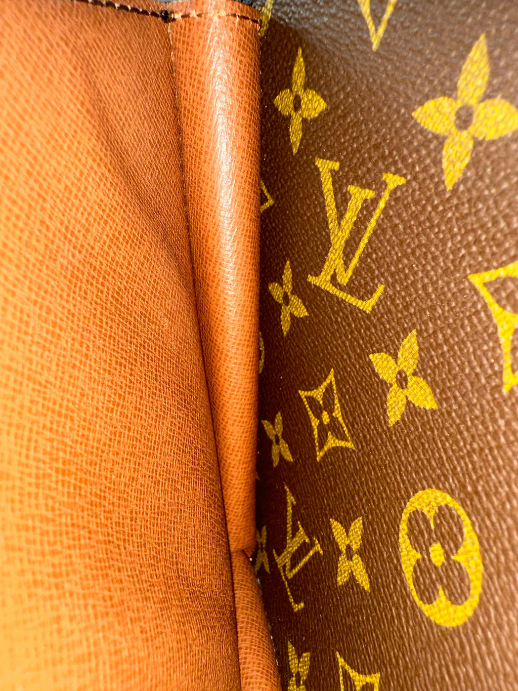 Louis Vuitton Monceau 28