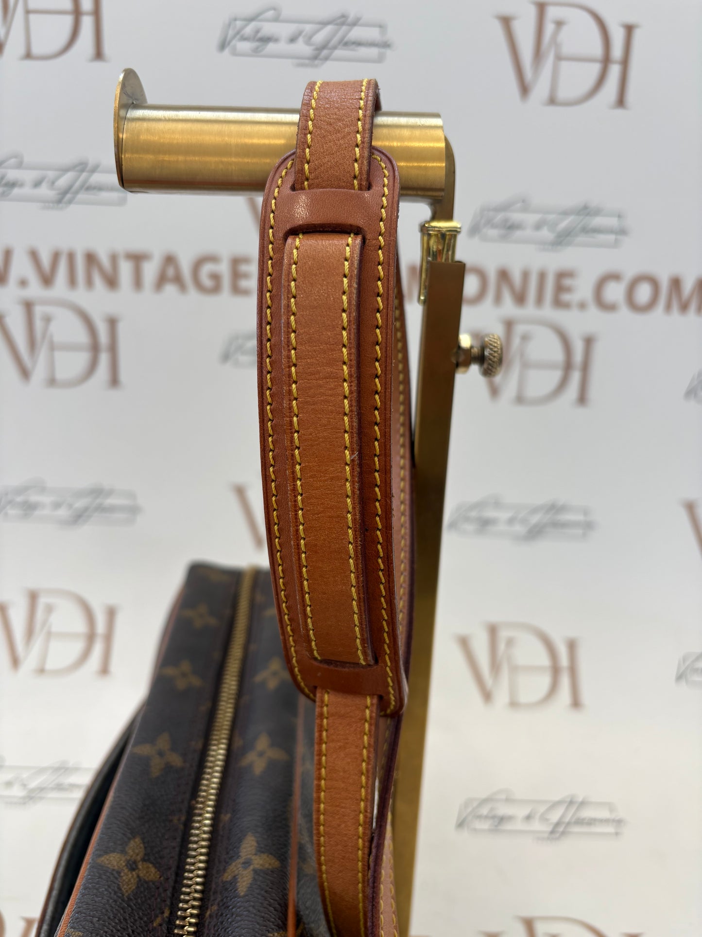 018991 - Louis Vuitton Trocadero 27