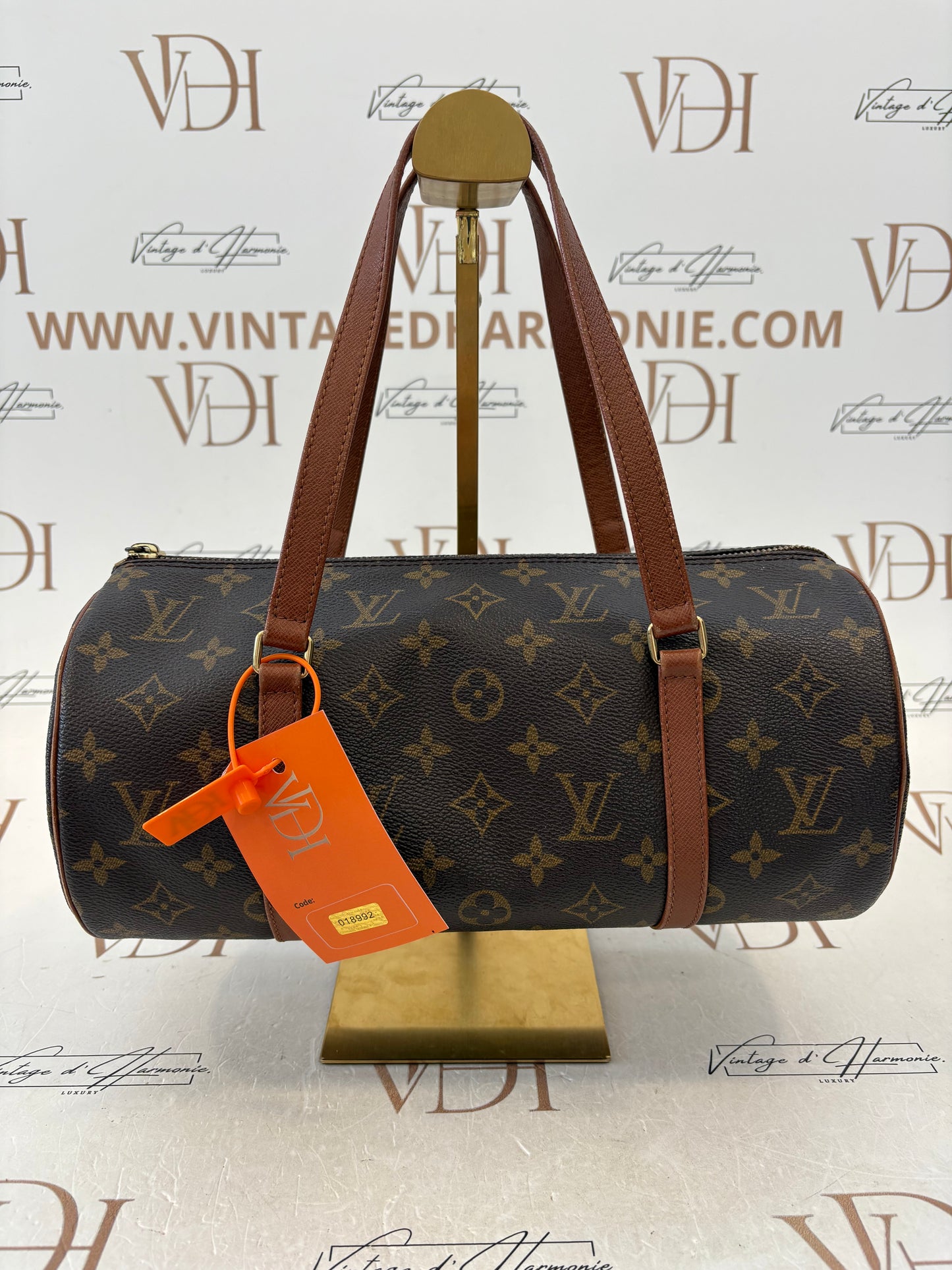 018992 - Louis Vuitton Papillon 30