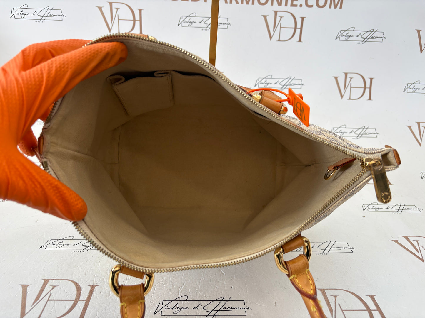 018140 - Louis Vuitton Saleya PM