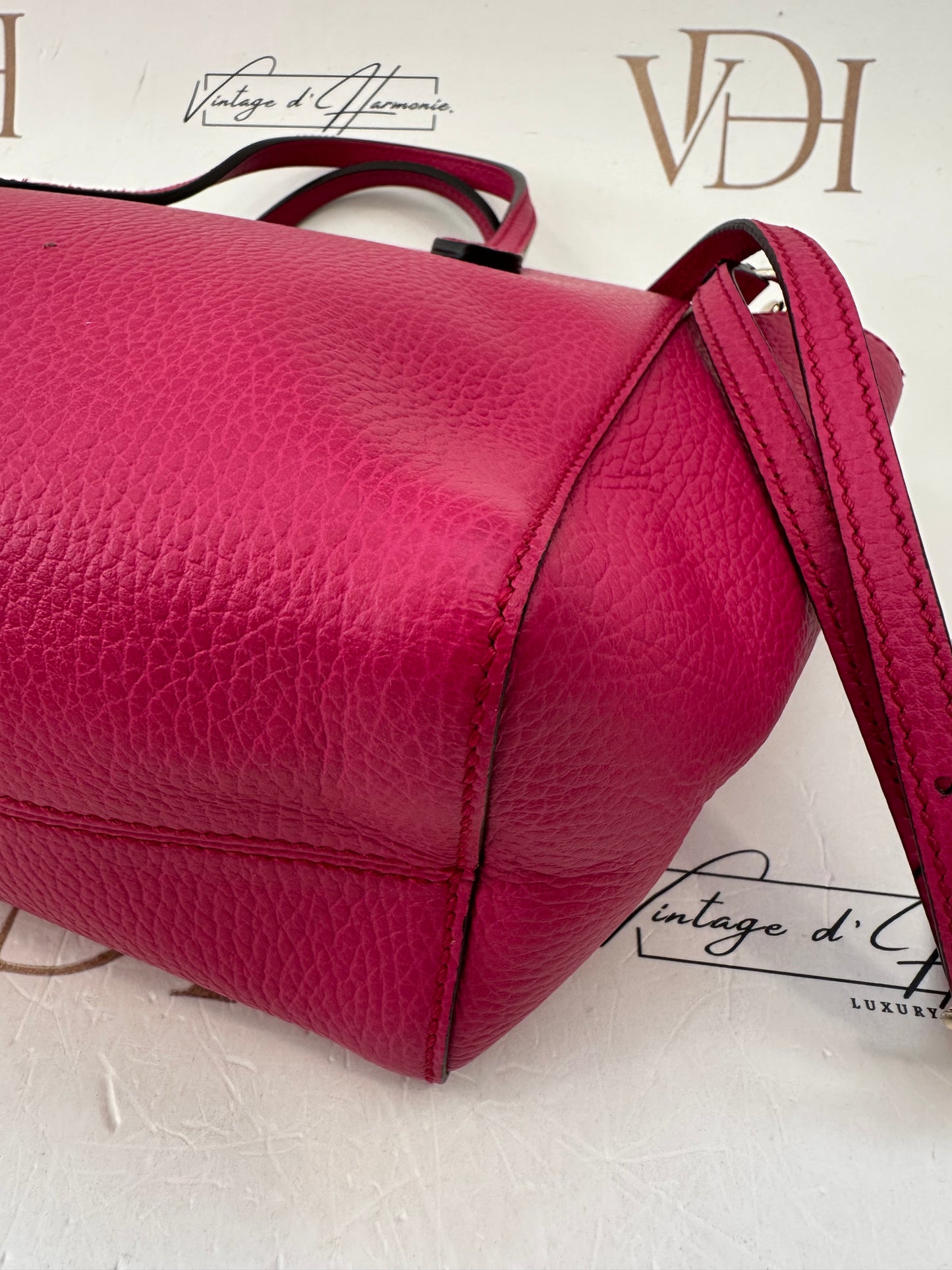382740 - Gucci Swing