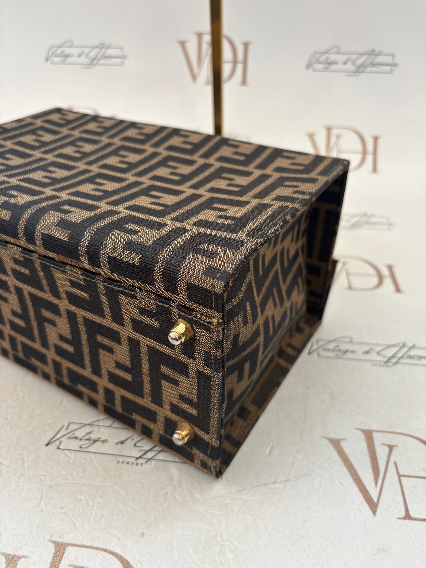 018105 - Fendi Brown Zucca