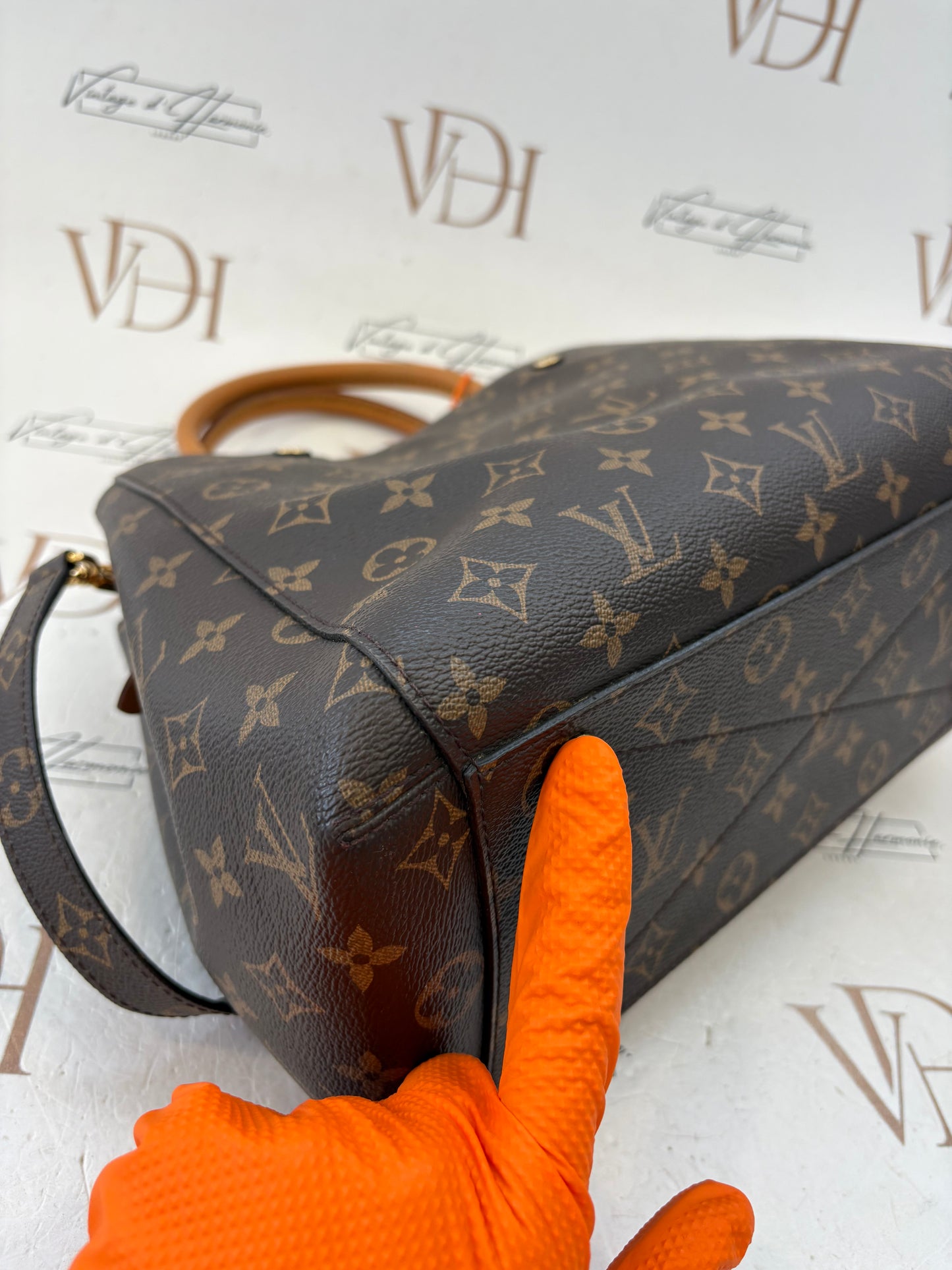 018231 - Louis Vuitton Montaigne