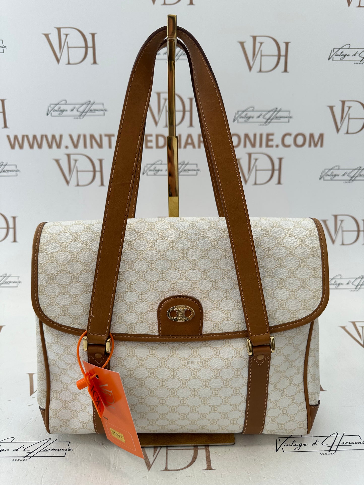 018081 - Céline White PVC