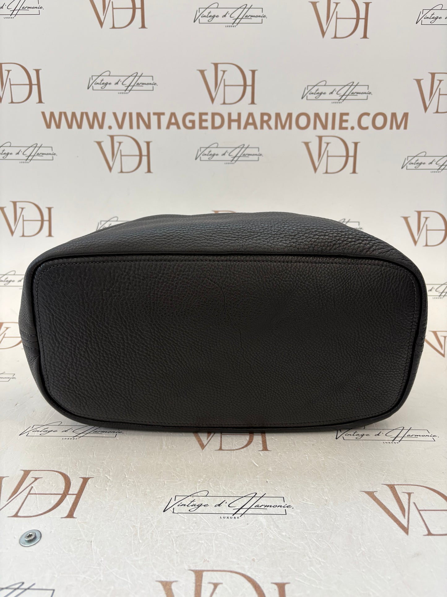 383880 - Prada Black