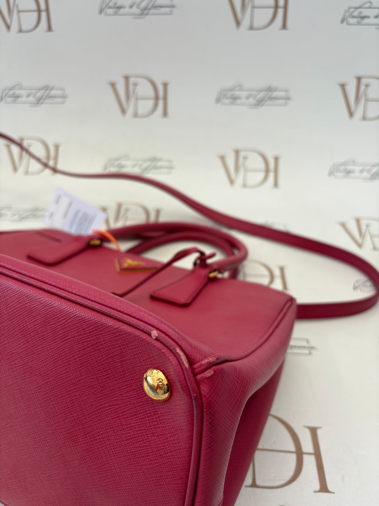 384200 - Prada Galleria