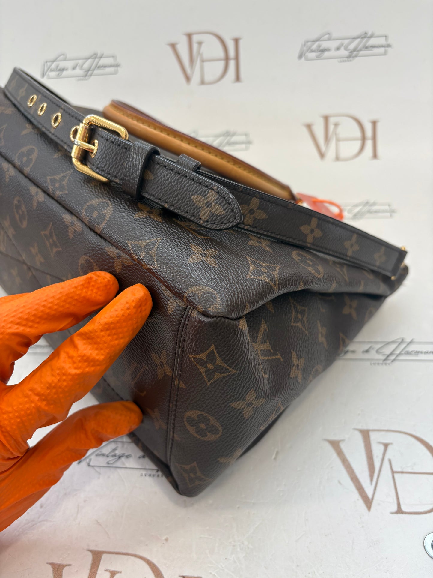 200883 - Louis Vuitton Pallas