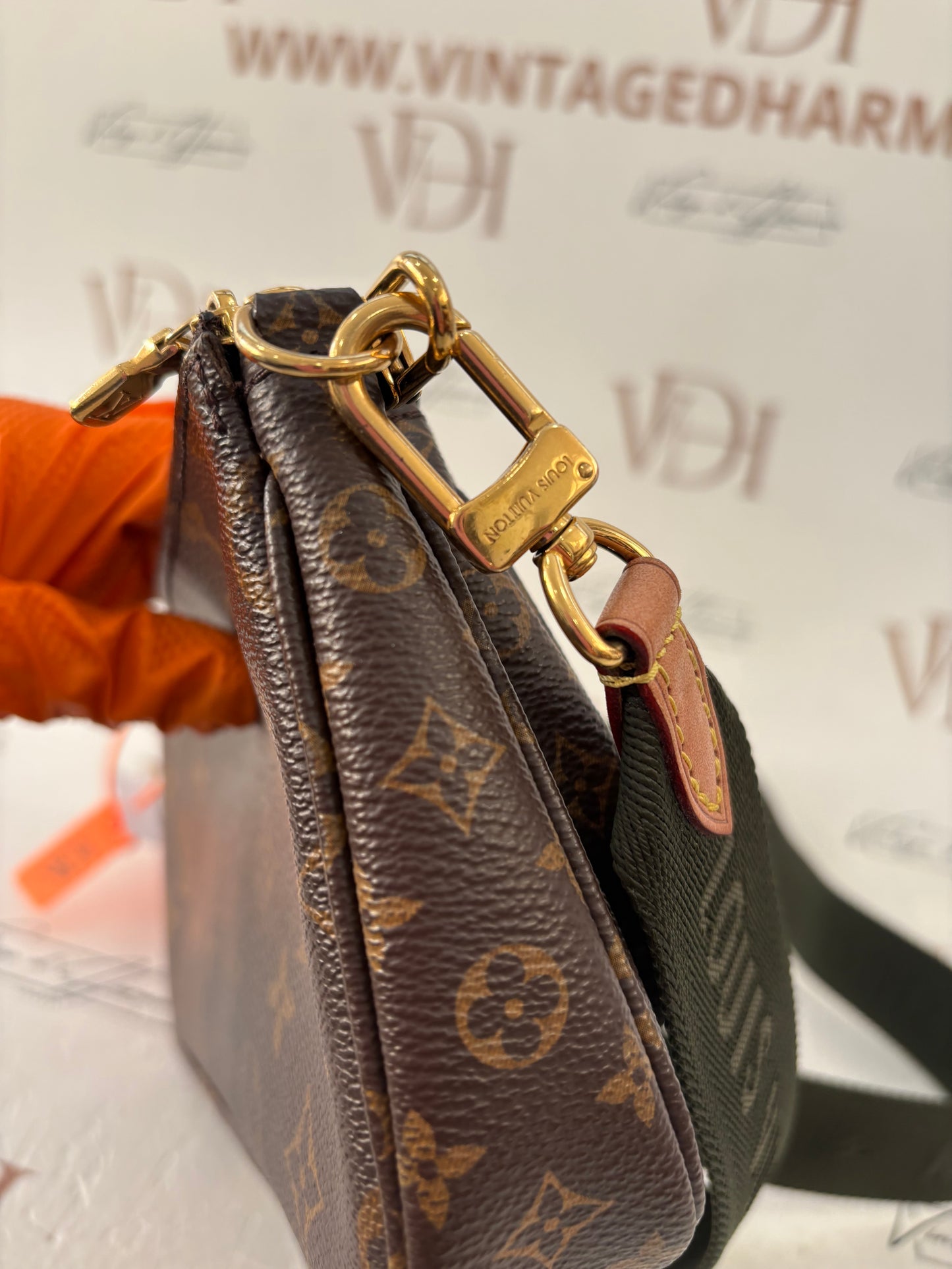 383614 - Louis Vuitton Multipochette