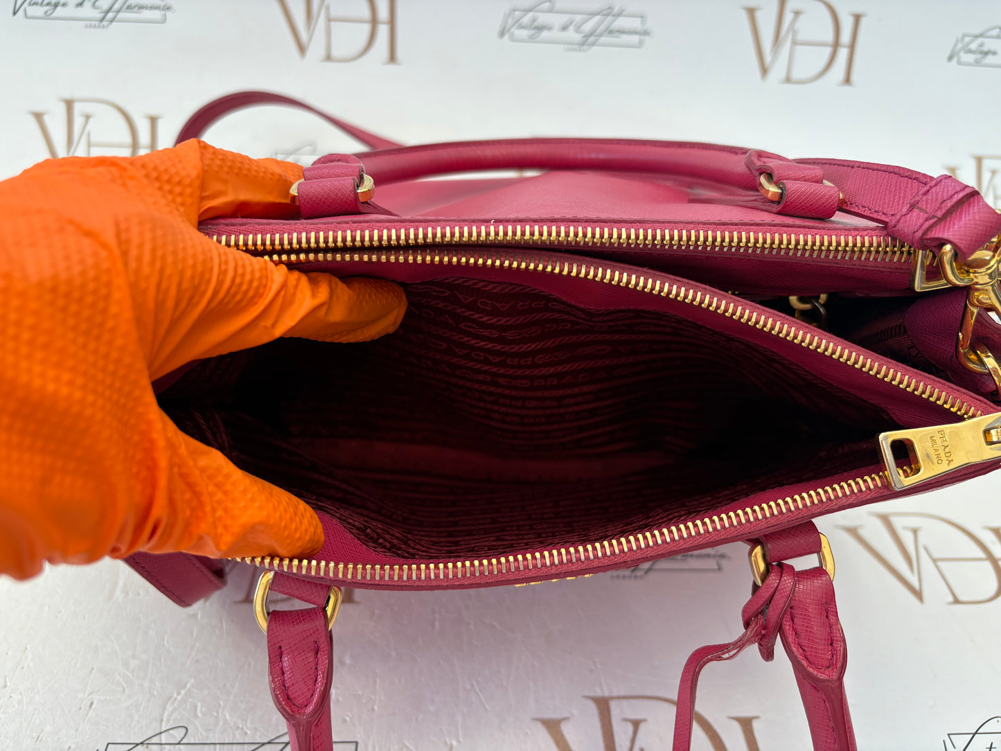 384200 - Prada Galleria