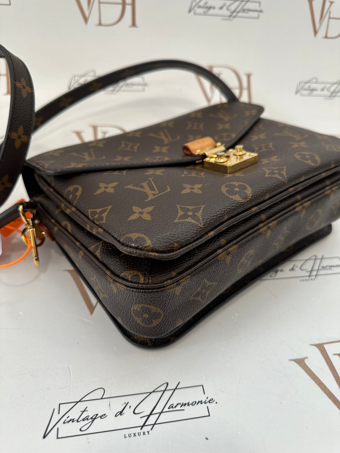 200821 - Louis Vuitton Metis