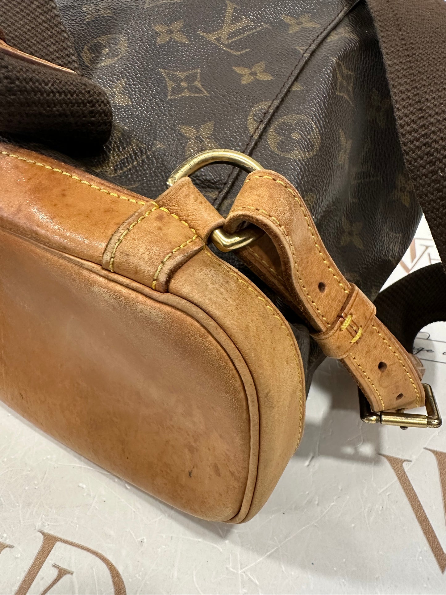 017793 - Louis Vuitton Montsouris GM