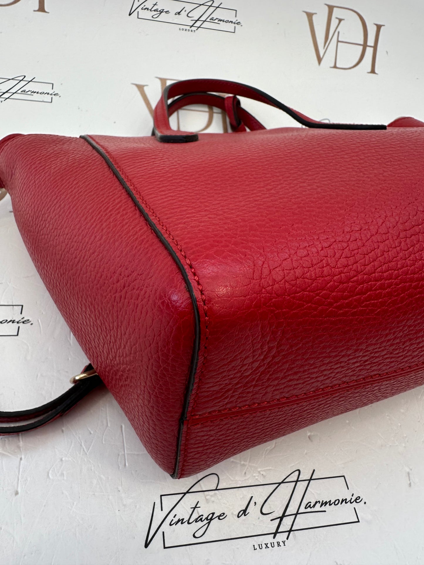 382541 - Gucci Swing