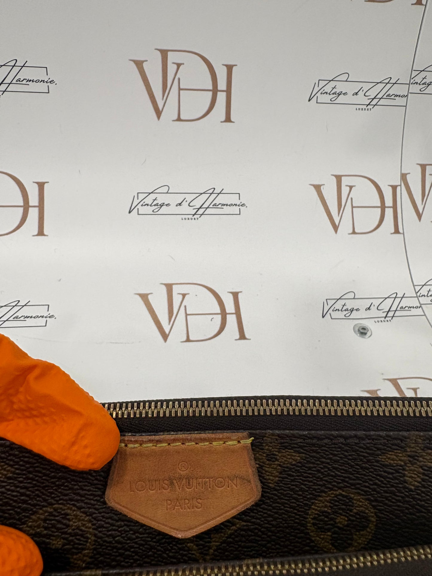 383332- Louis Vuitton Multi Pochette