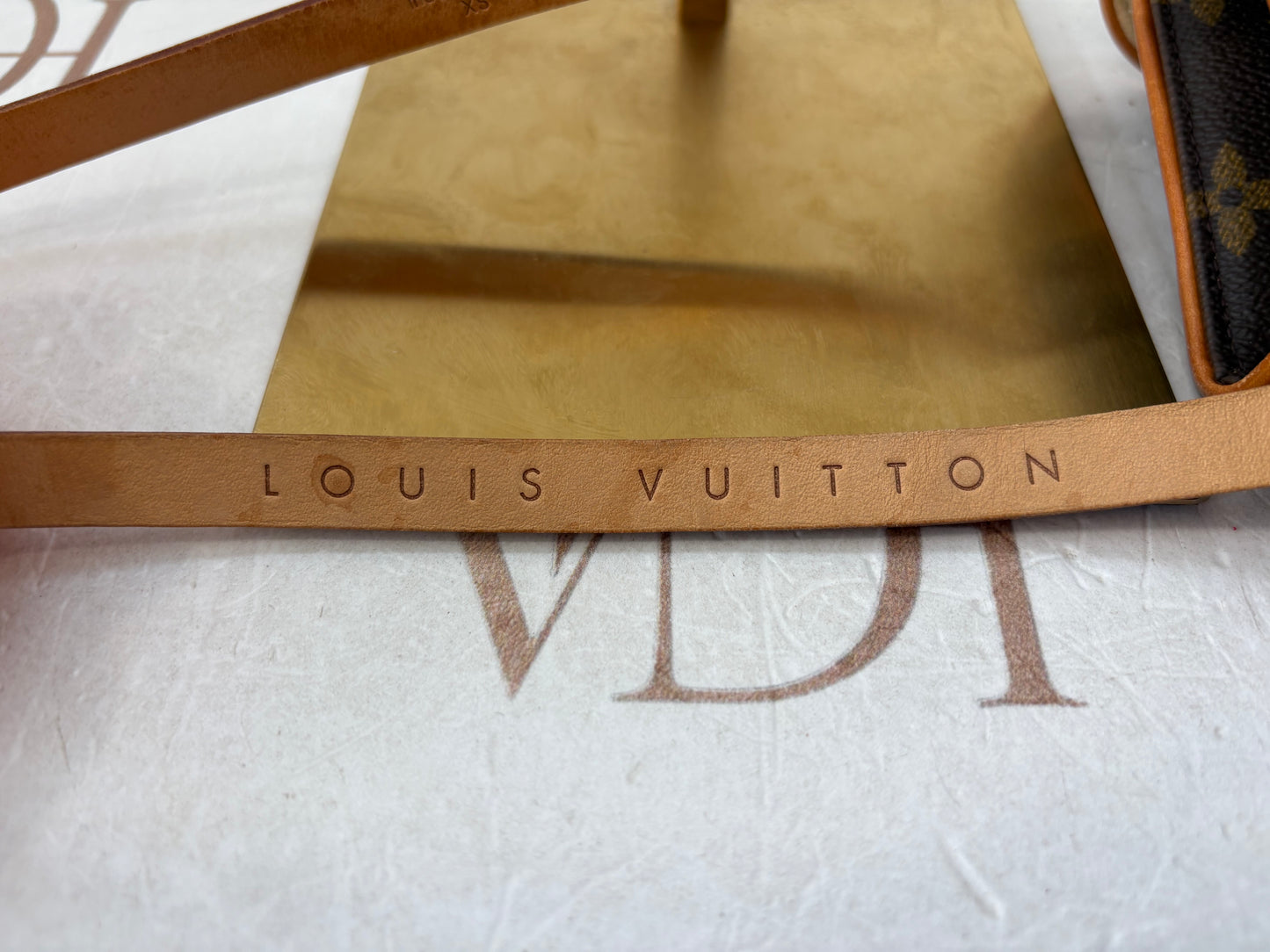 018982 - Louis Vuitton Florentine