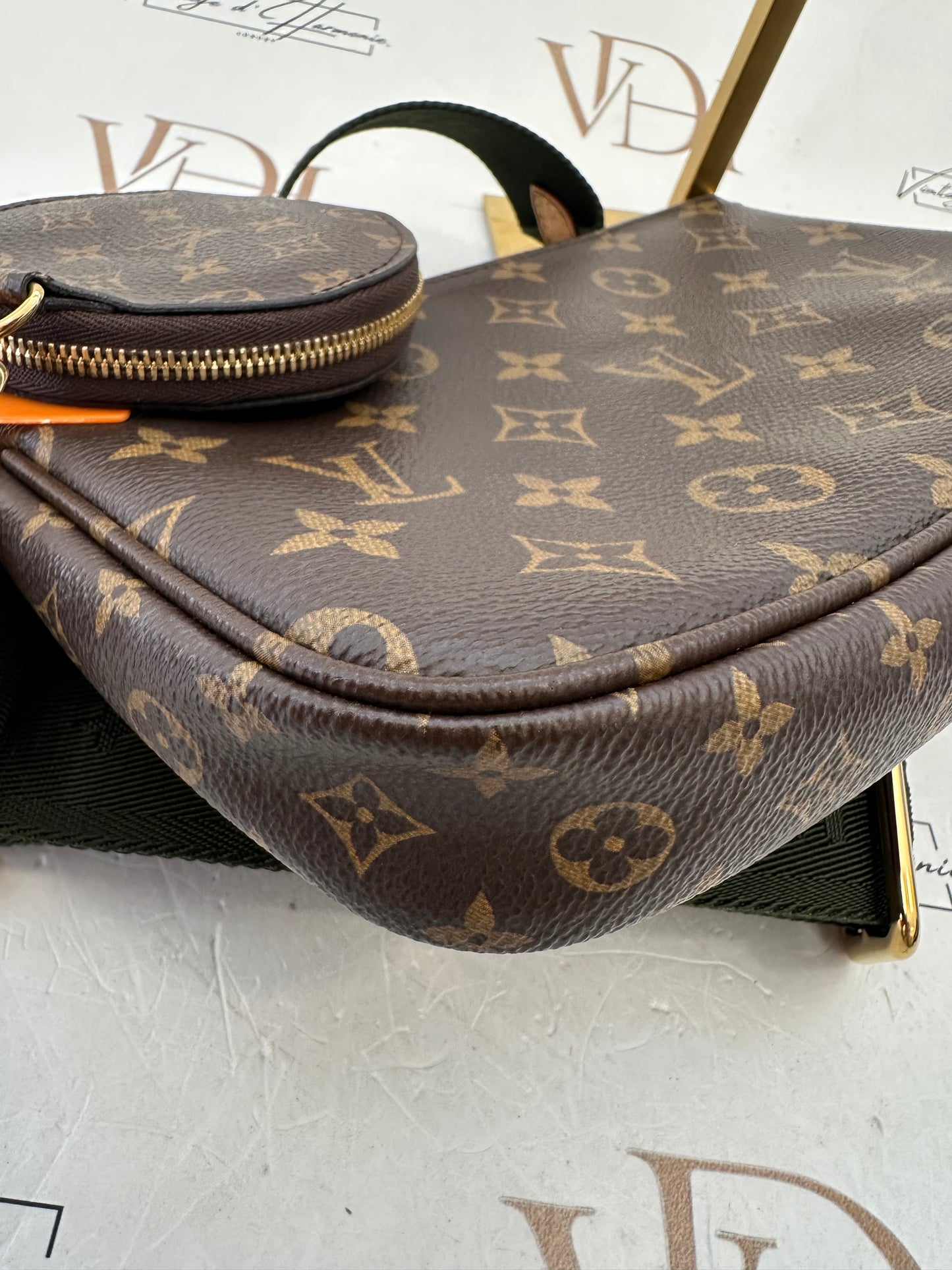 383113 - Louis Vuitton Multipochette