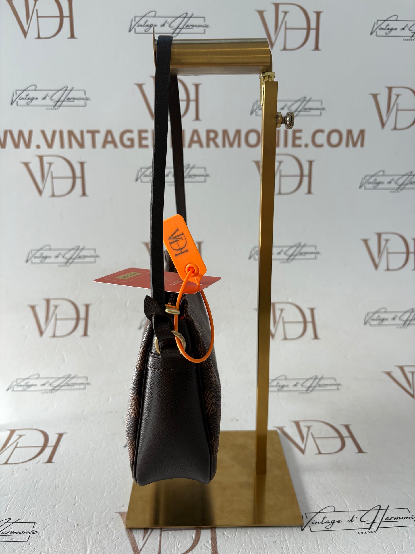 017307 - Louis Vuitton Damier Navona