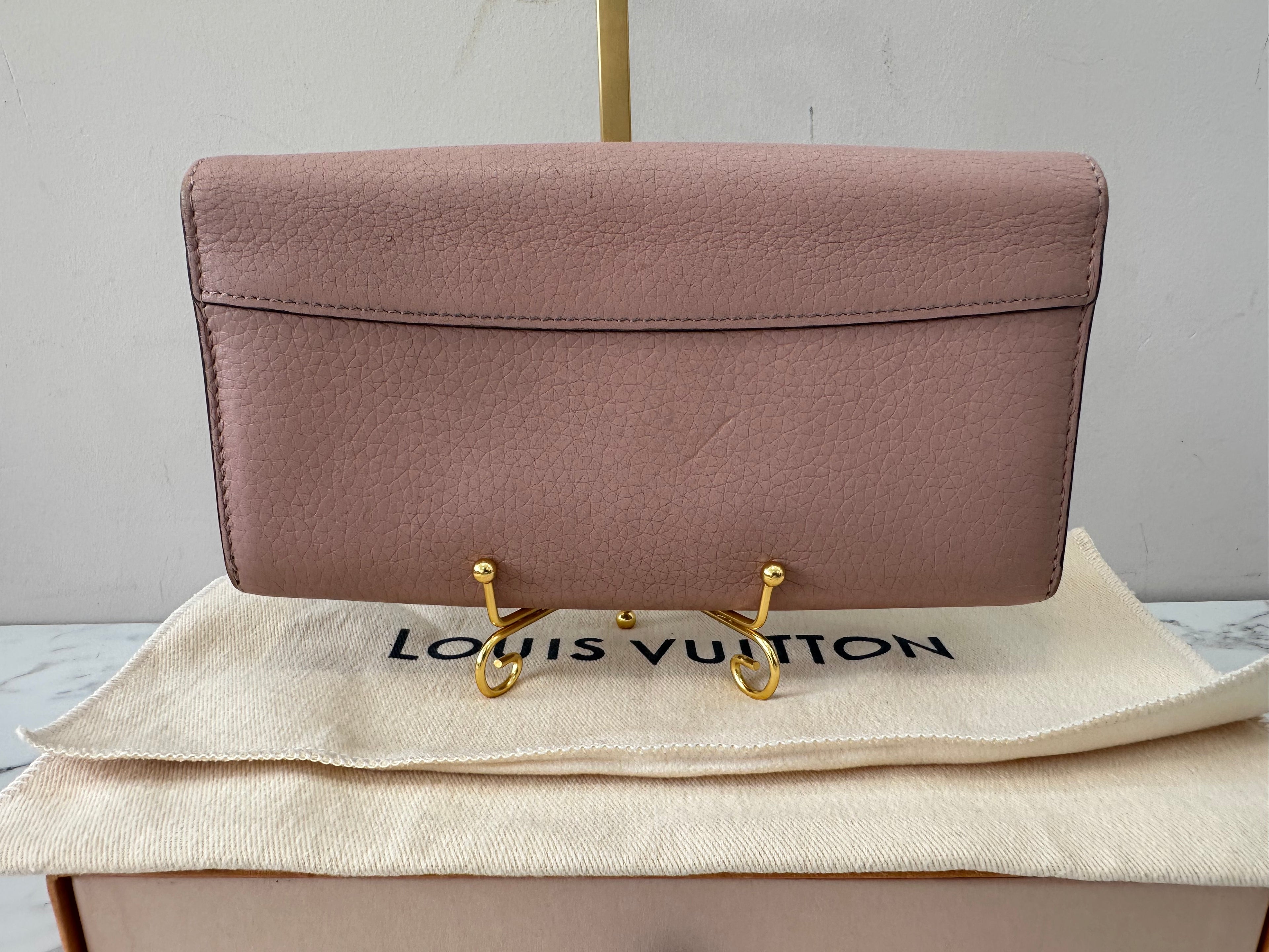 Louis Vuitton Capucines Long Wallet
