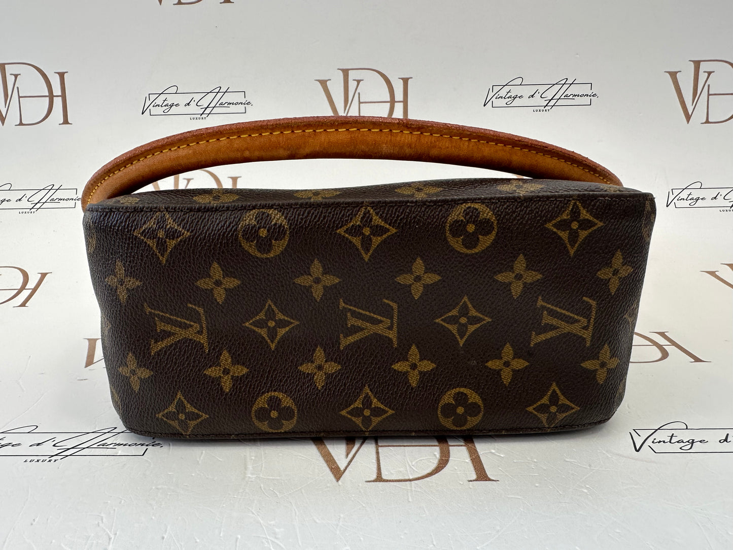 017768 - Louis Vuitton Looping MM