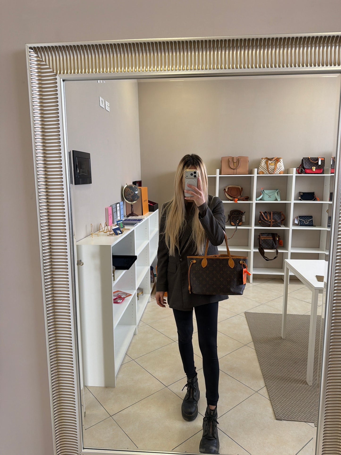 017901 - Louis Vuitton Neverfull PM