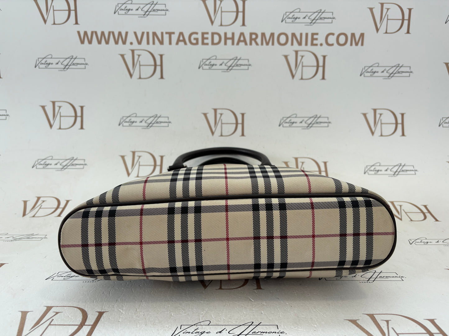 017640 - Burberry Beige Canvas