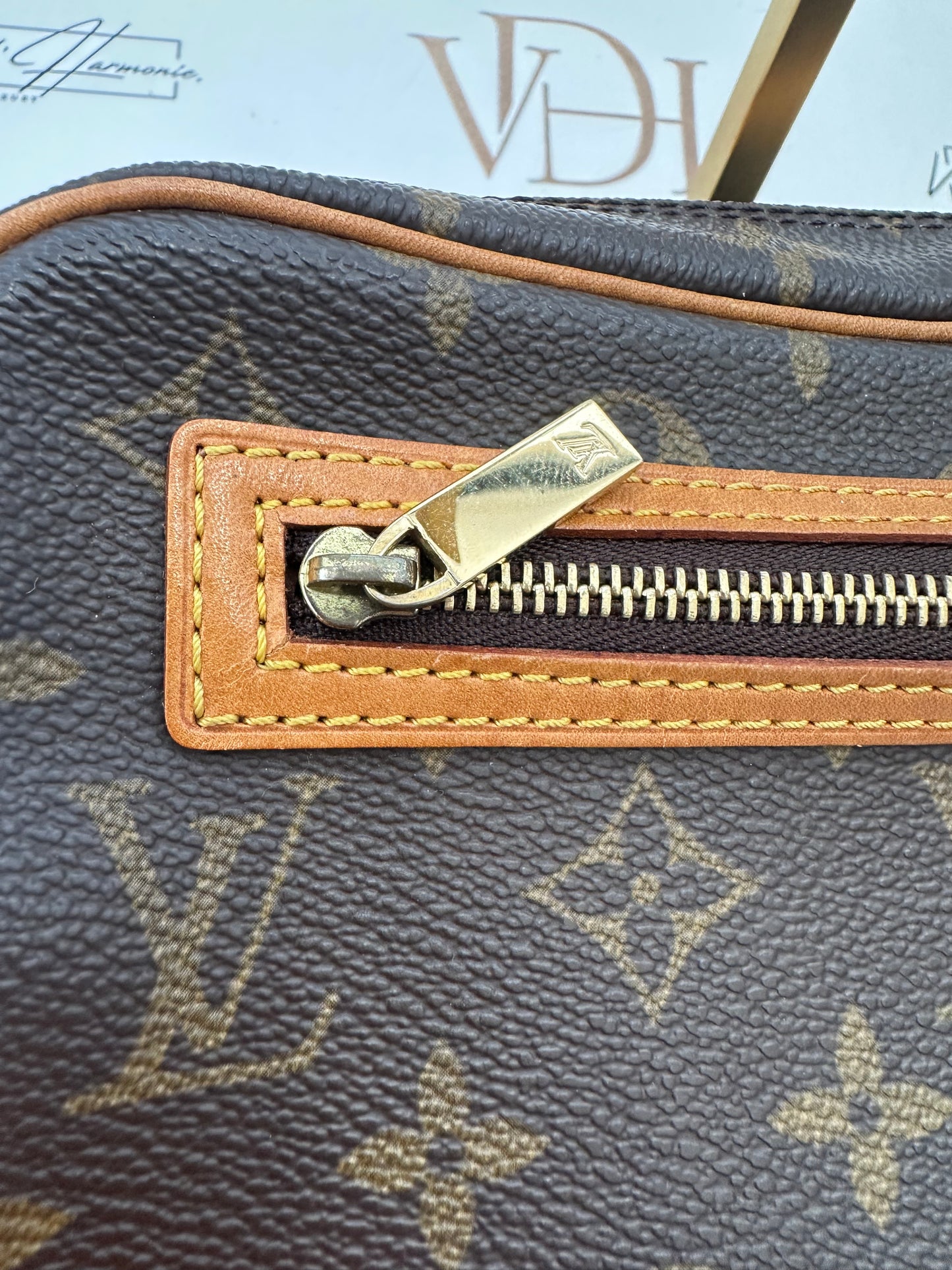 017763 - Louis Vuitton Pochette Cite