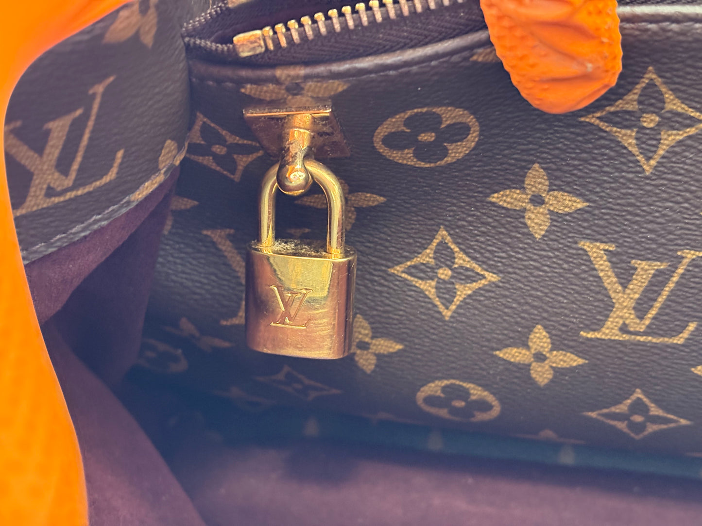 383765 - Louis Vuitton Montaigne GM