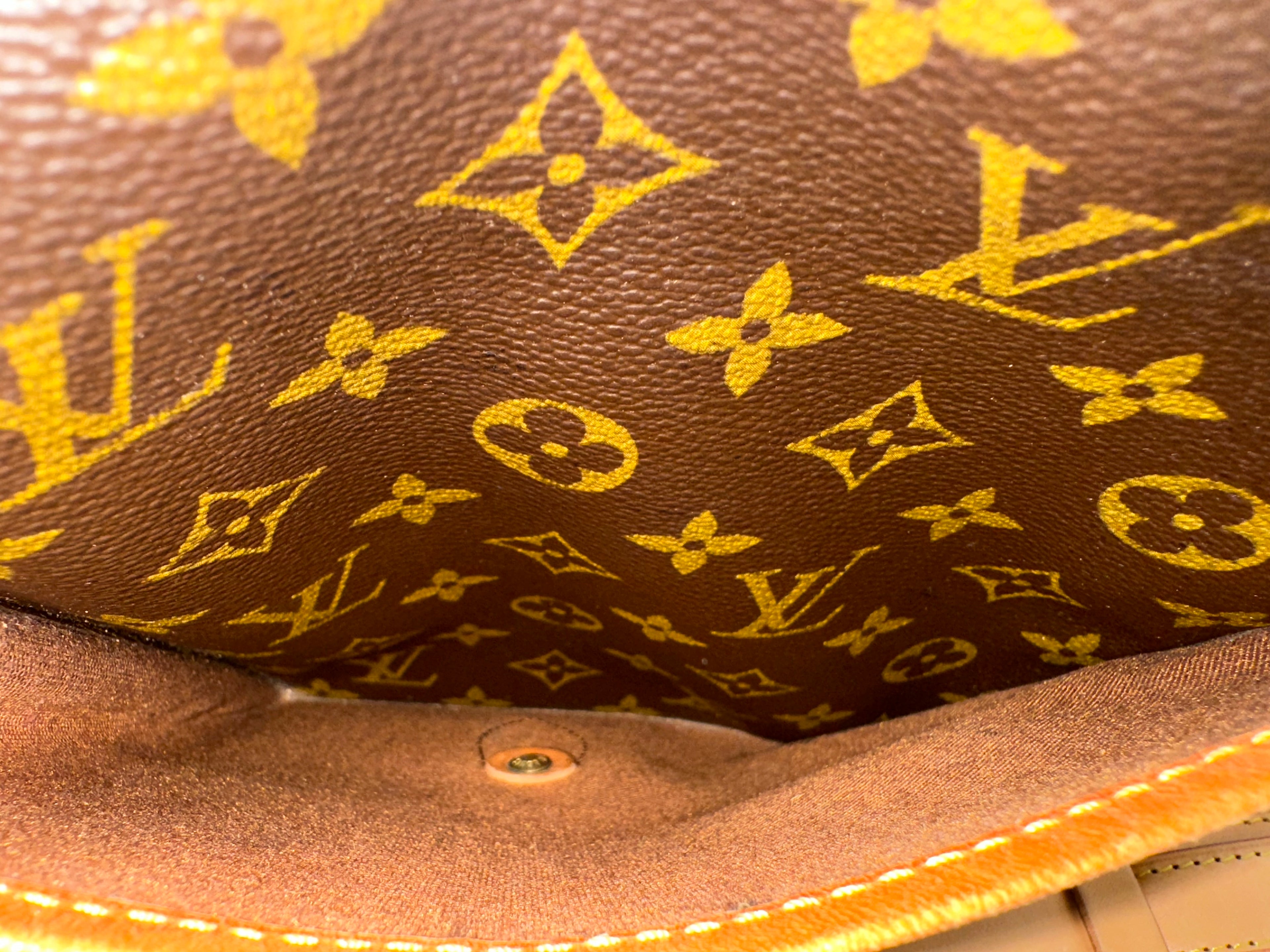 Louis Vuitton Gibeciere GM