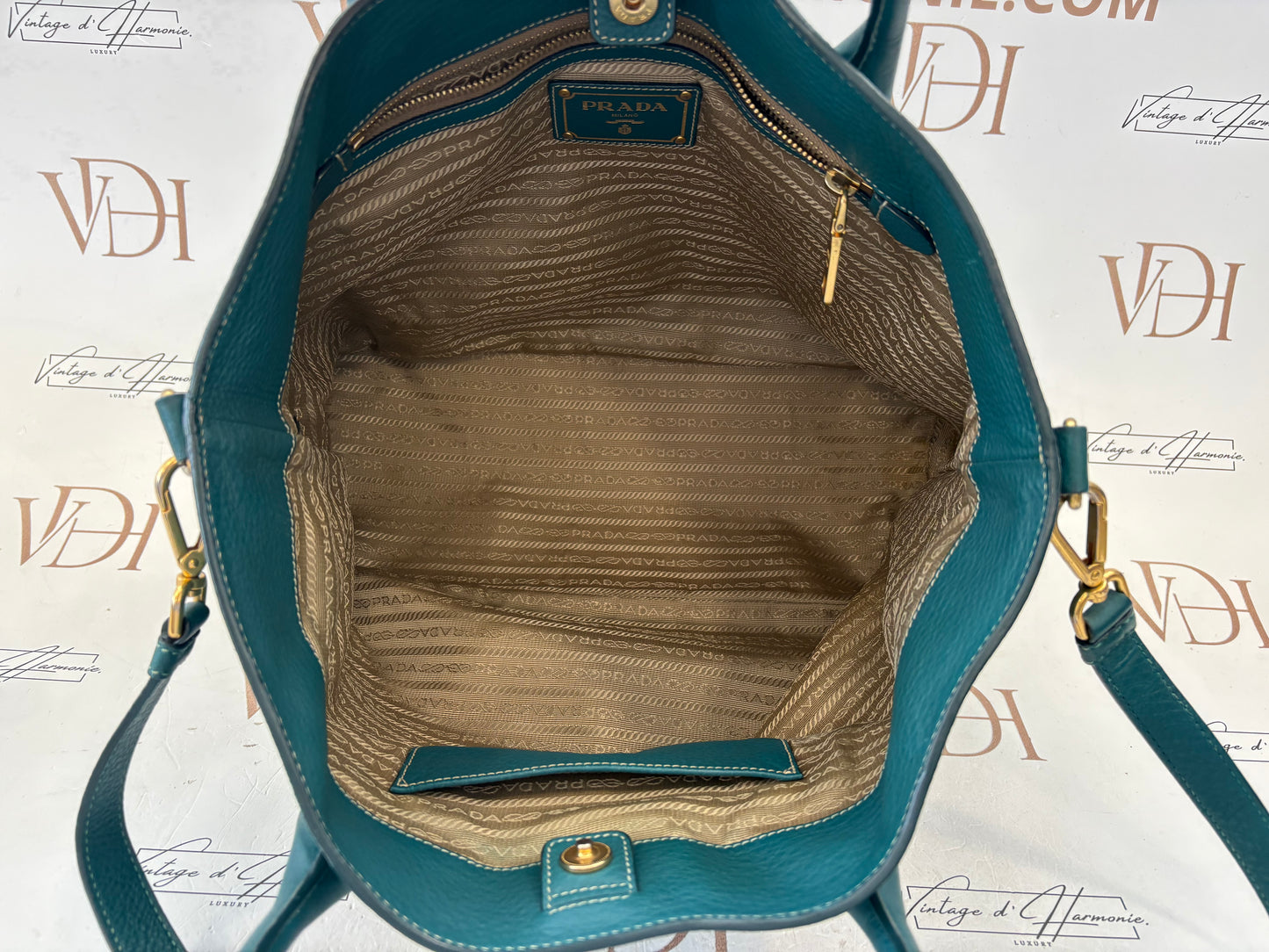 018576 - Prada Blue