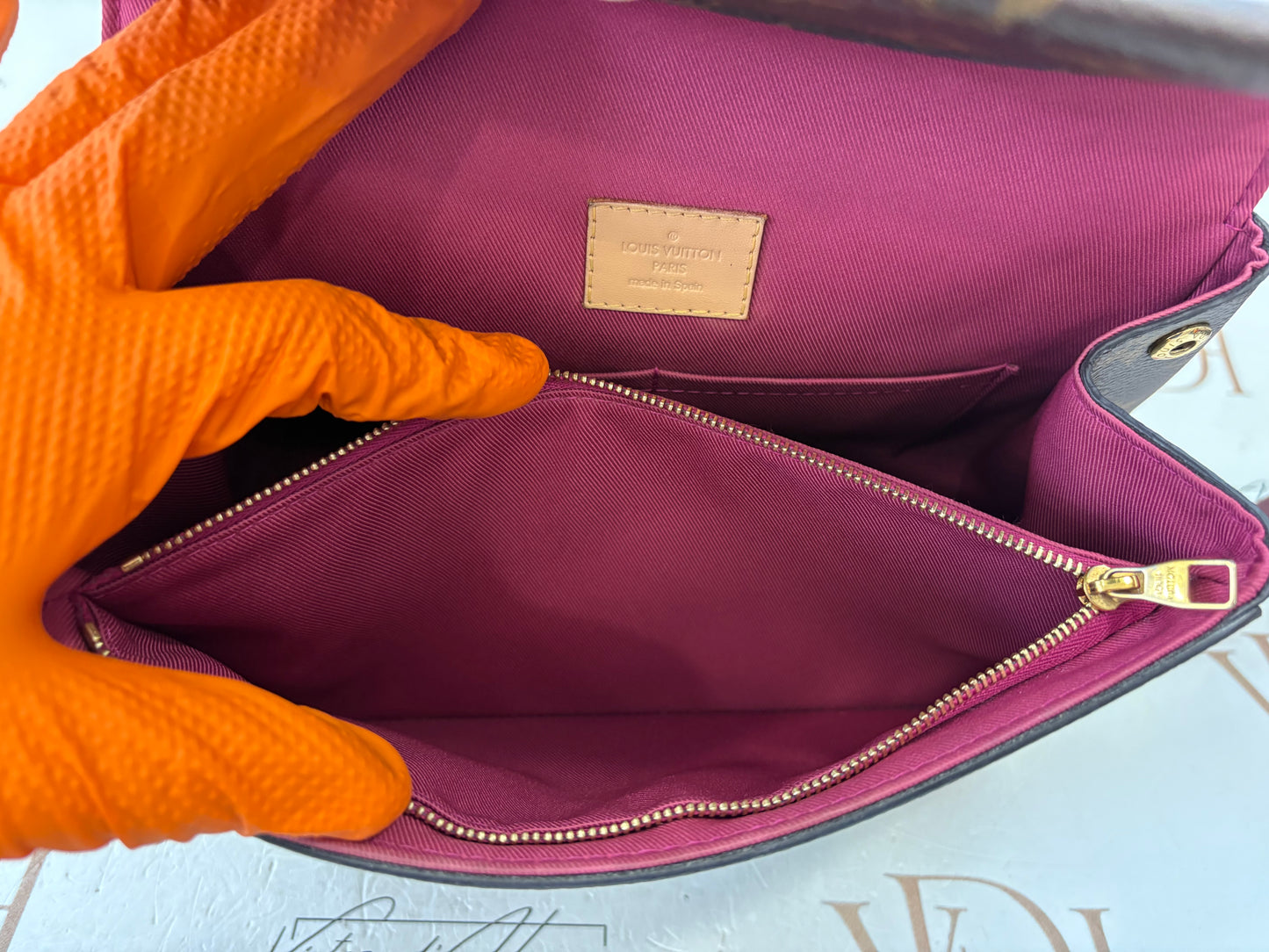 200978 - Louis Vuitton Cluny