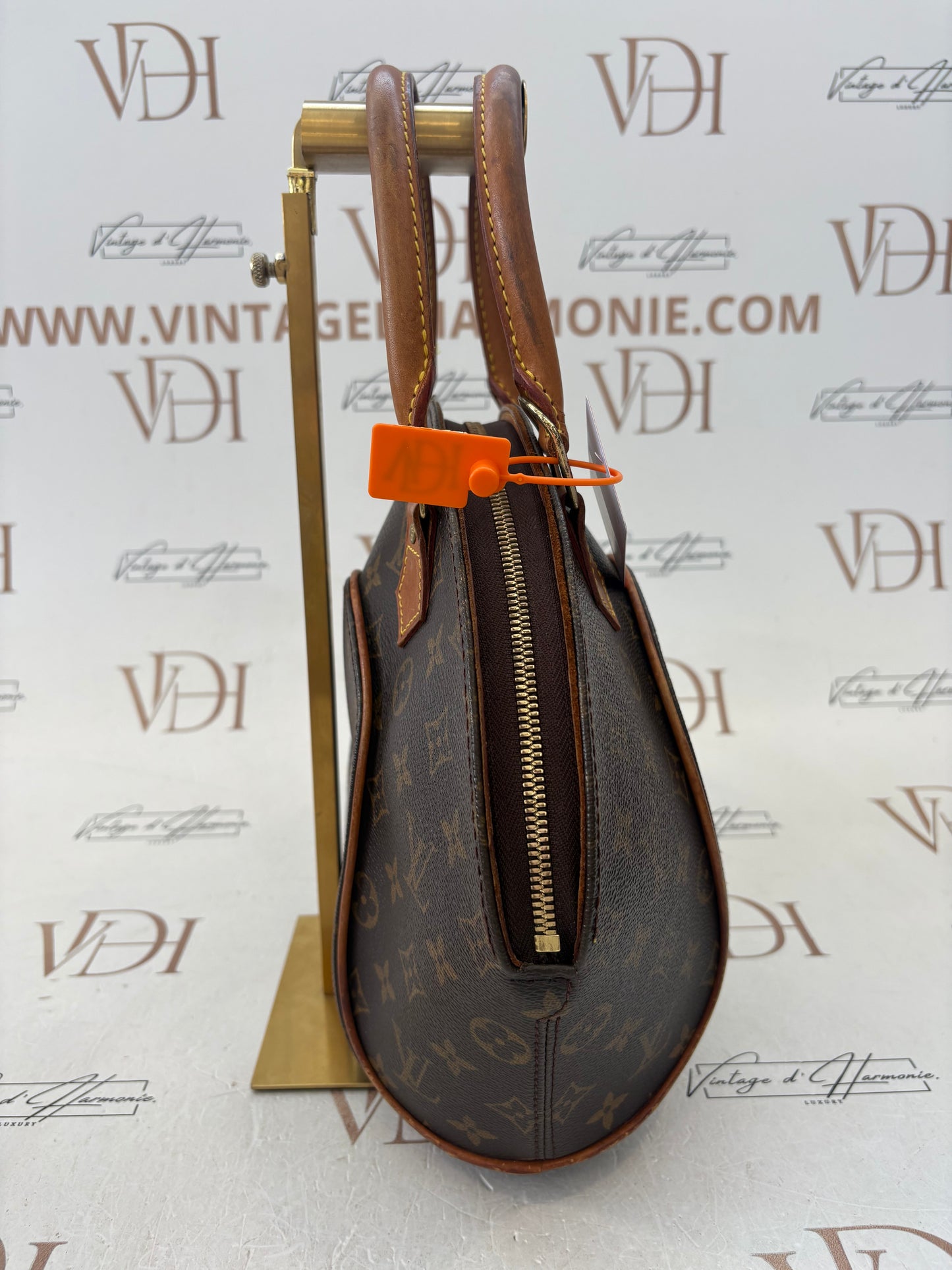 018610 - Louis Vuitton Ellipse PM