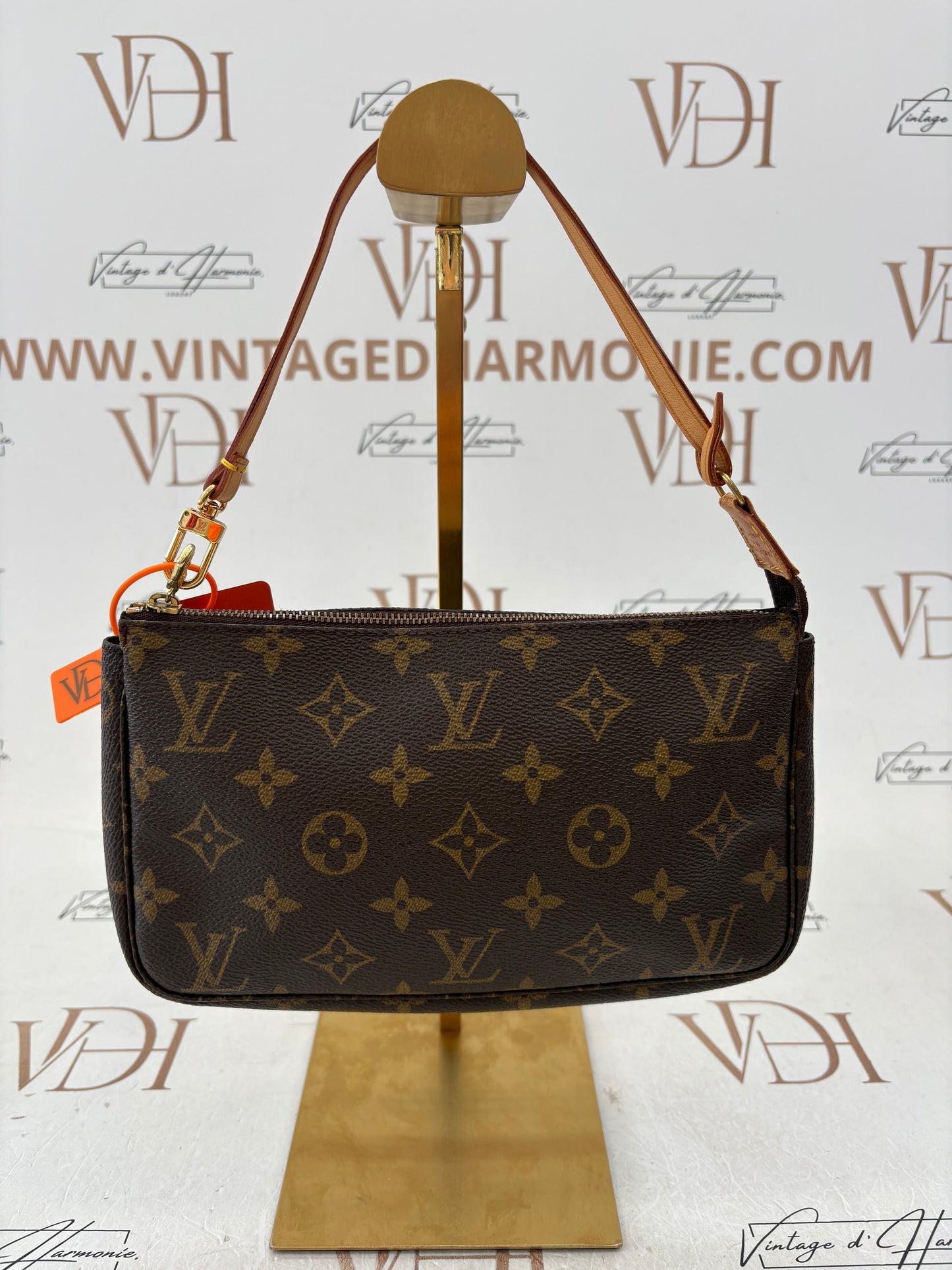 018355 - Louis Vuitton Pochette Accessoires